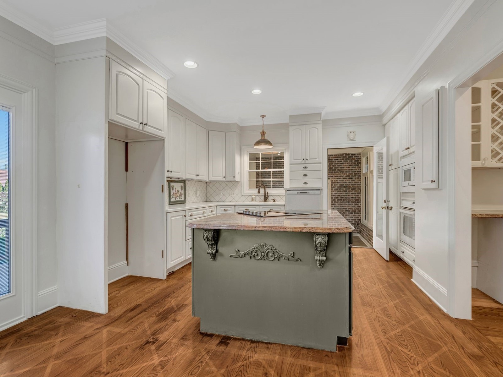 2112 Shannon Dr
