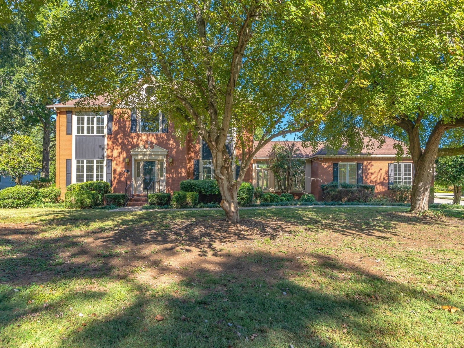 2112 Shannon Dr
