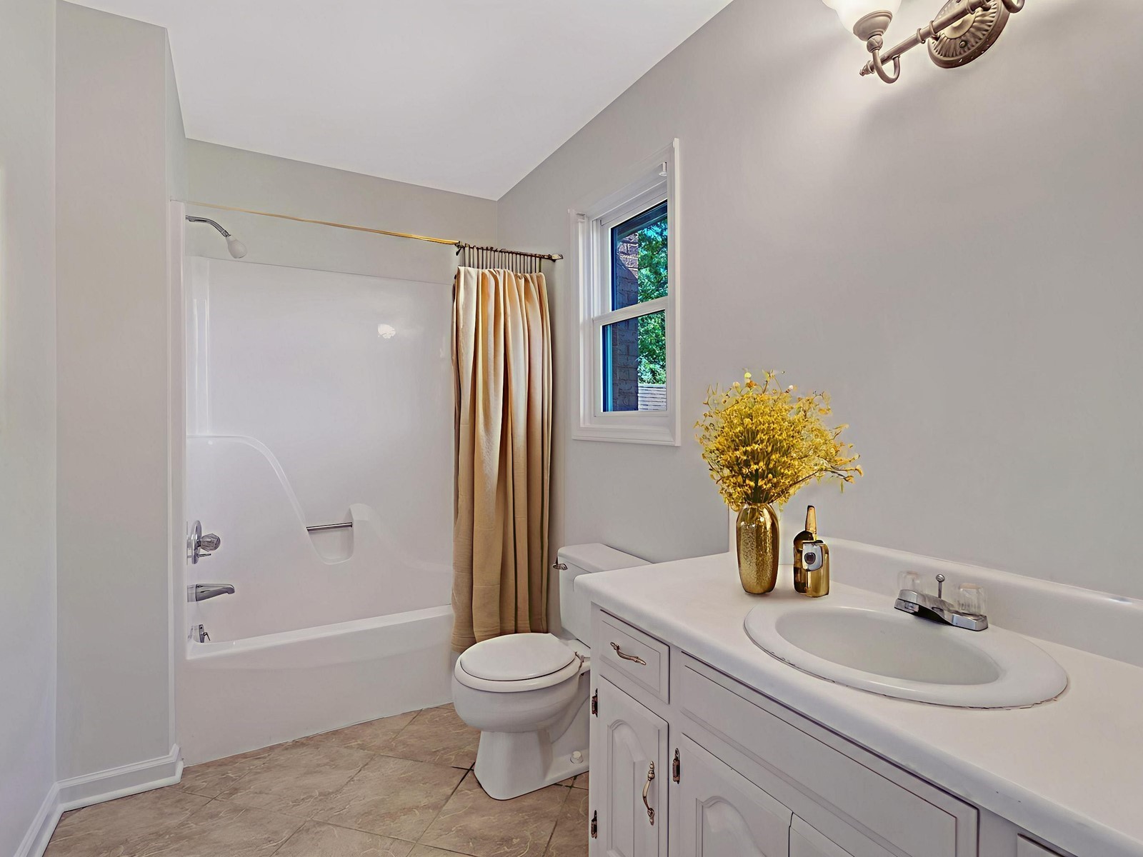 2112 Shannon Dr