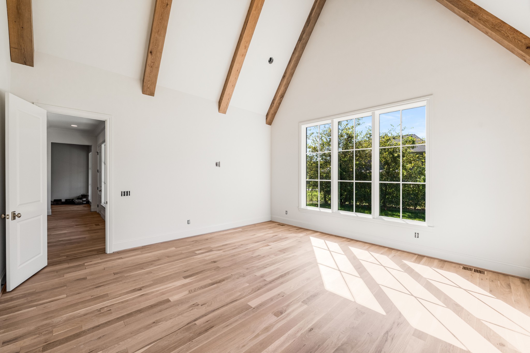 6033 Frazier Park Ln