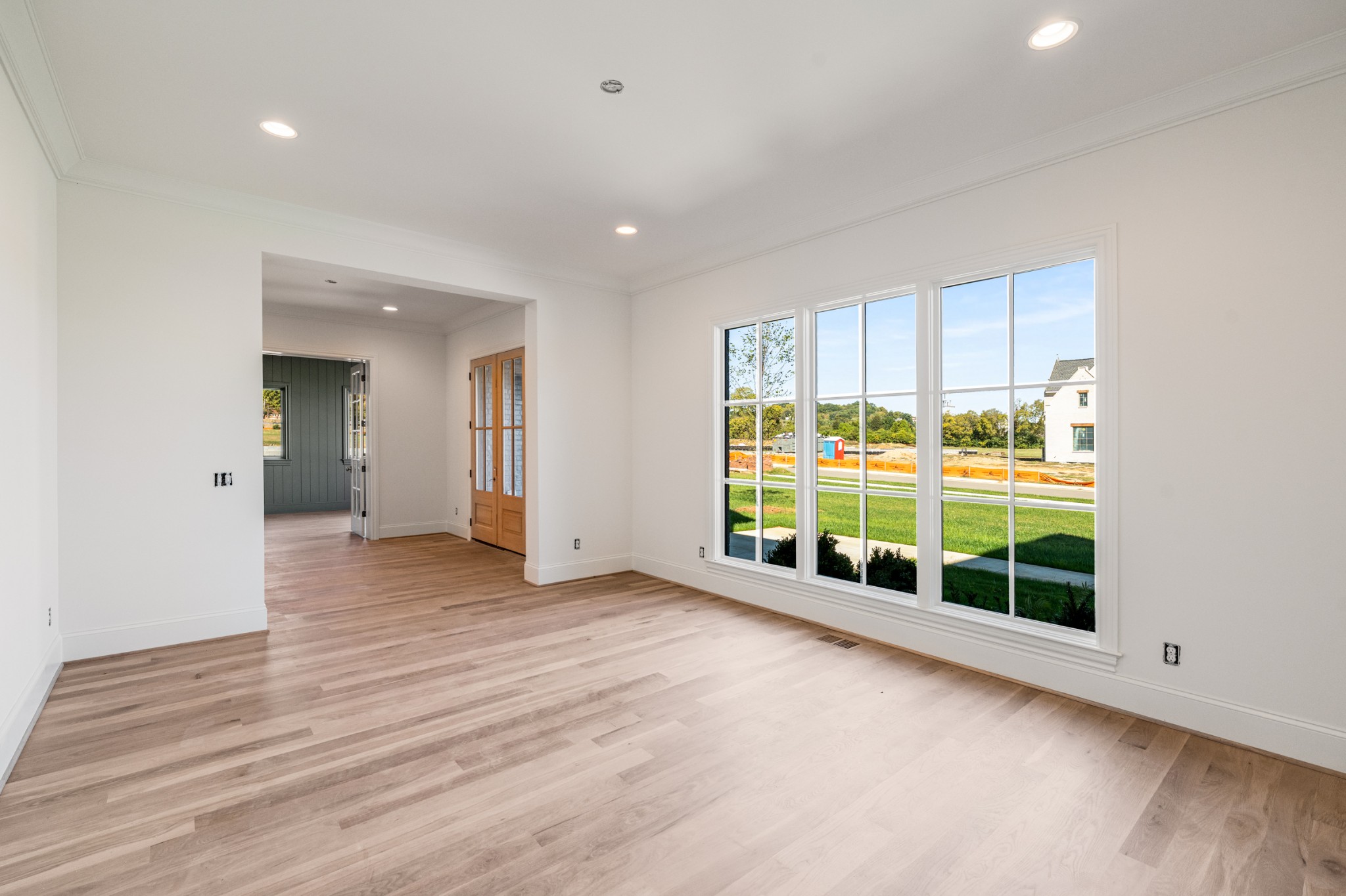 6033 Frazier Park Ln