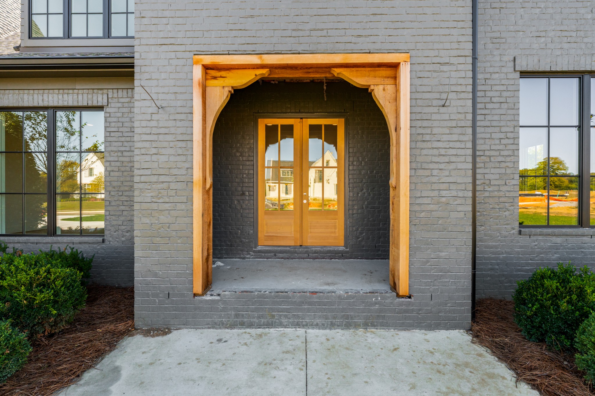 6033 Frazier Park Ln