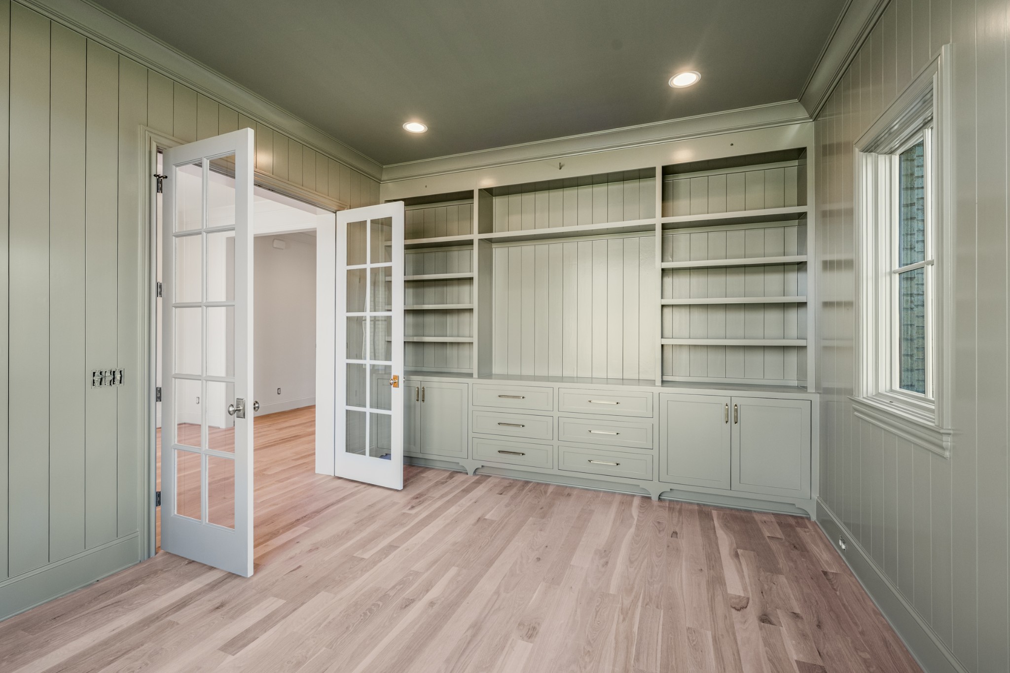 6033 Frazier Park Ln