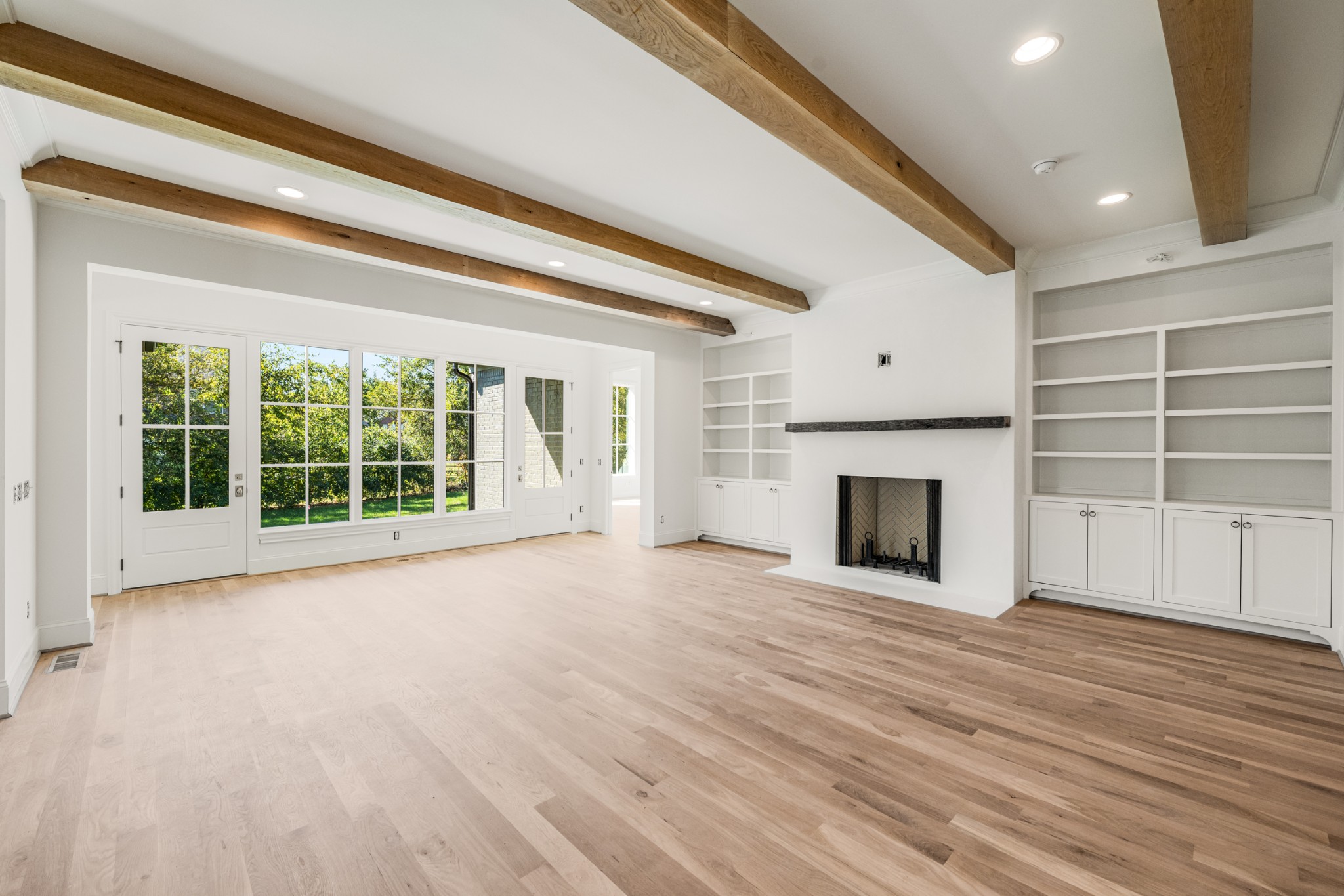 6033 Frazier Park Ln