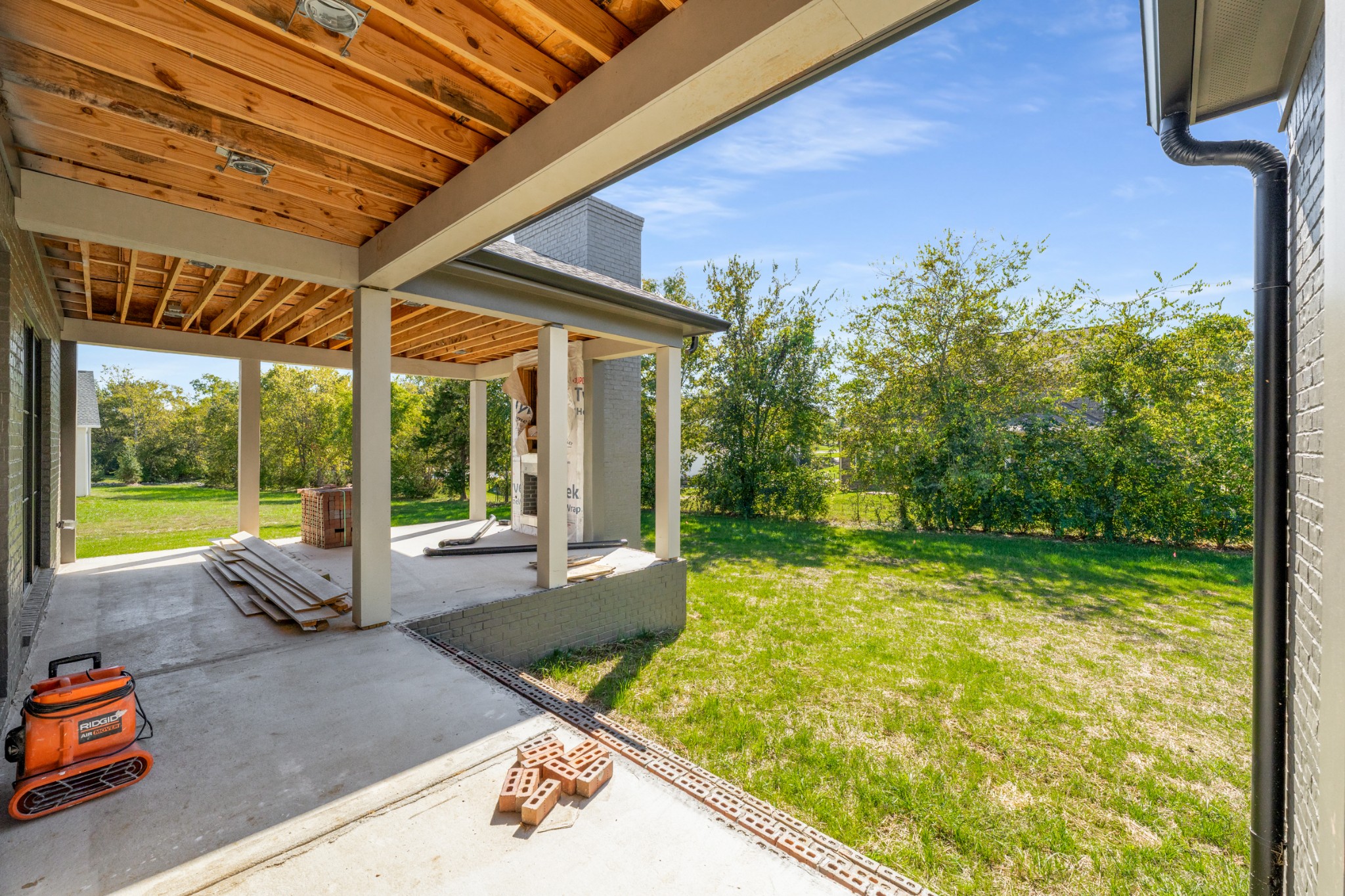 6033 Frazier Park Ln