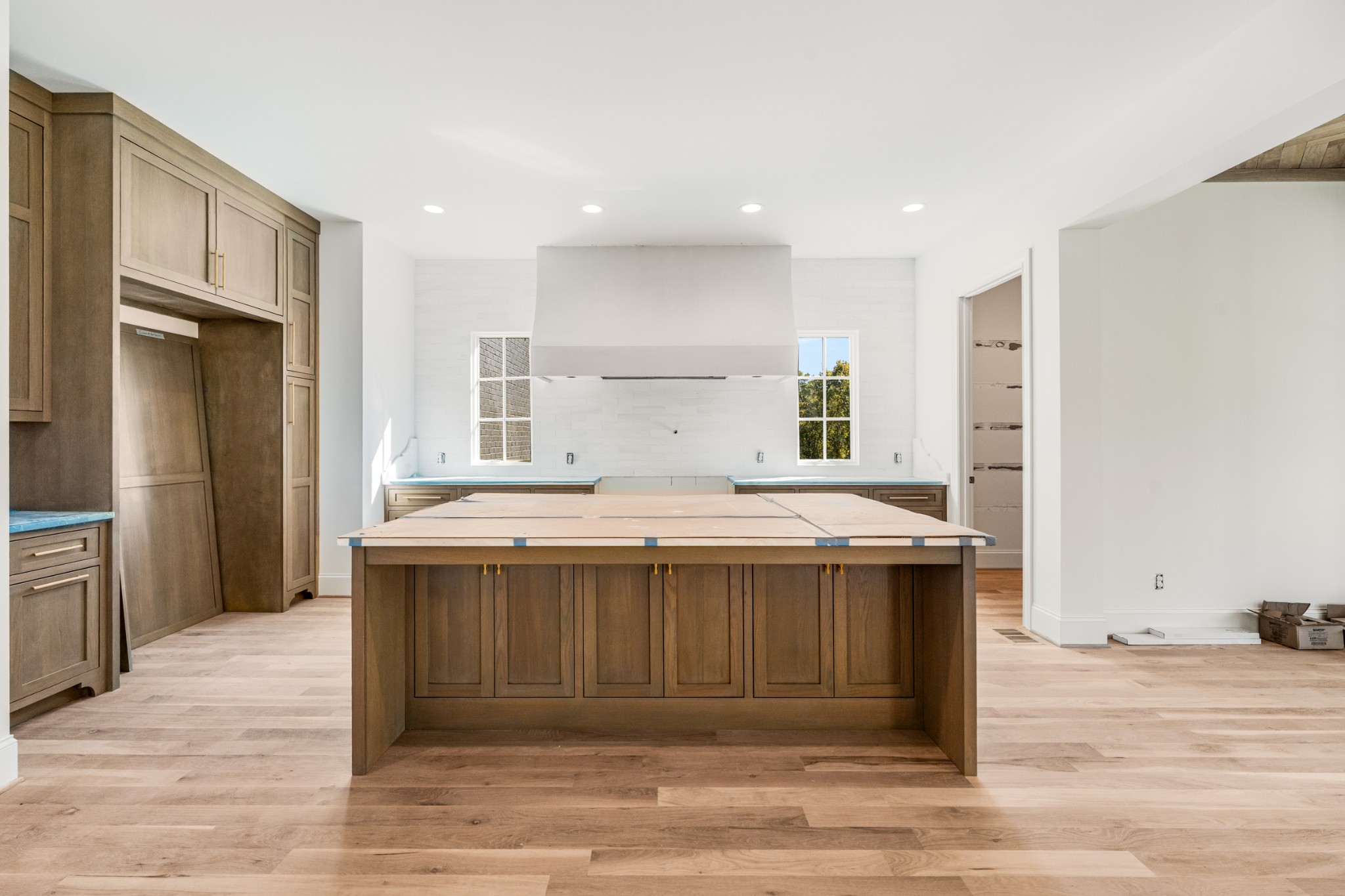 6033 Frazier Park Ln