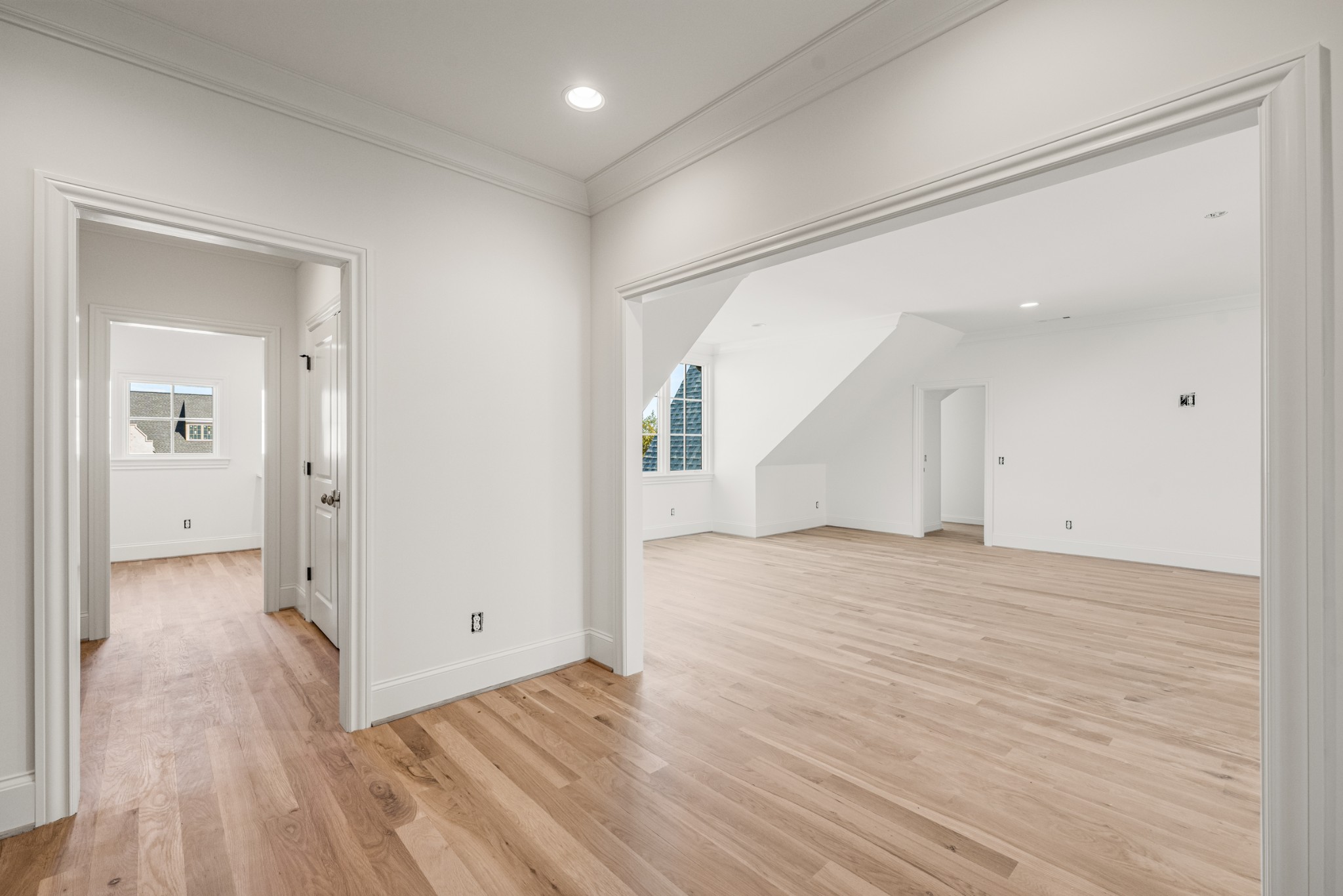 6033 Frazier Park Ln