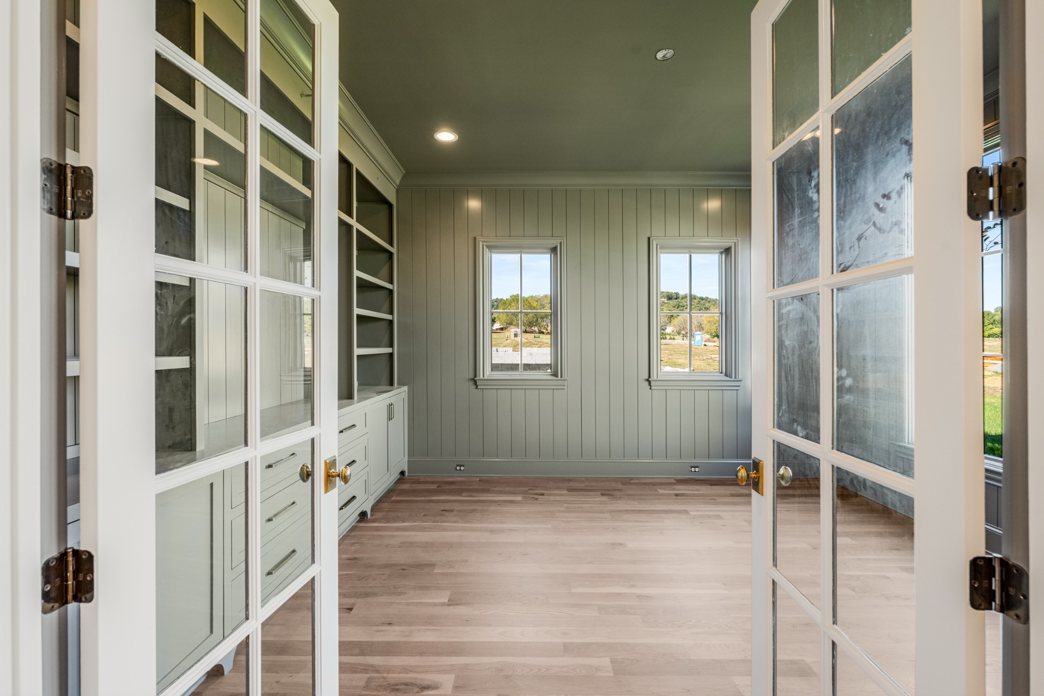 6033 Frazier Park Ln