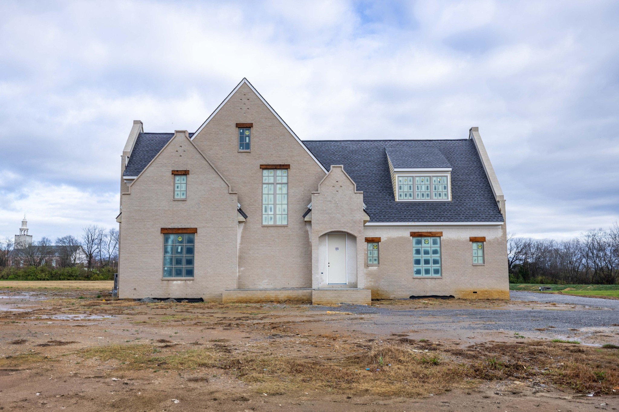 6032 Frazier Park Ln