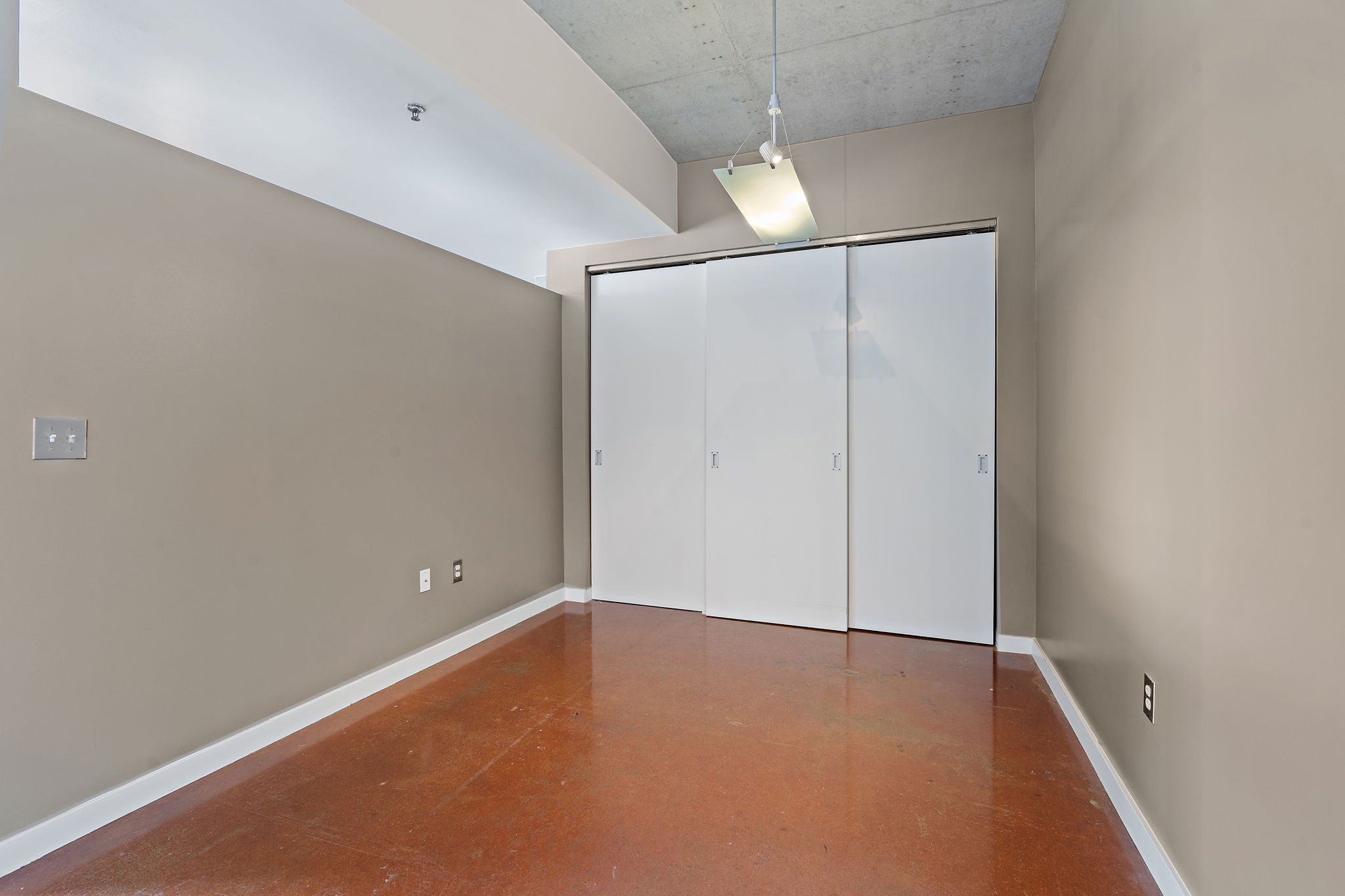 600 12th Ave S Unit: 1708