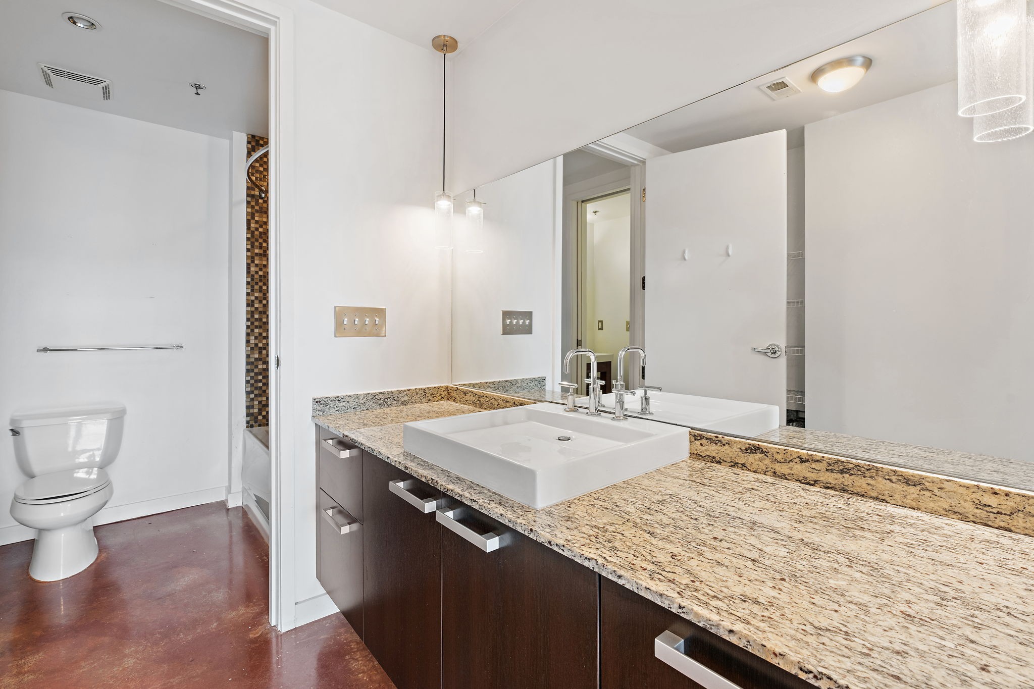 600 12th Ave S Unit: 1708