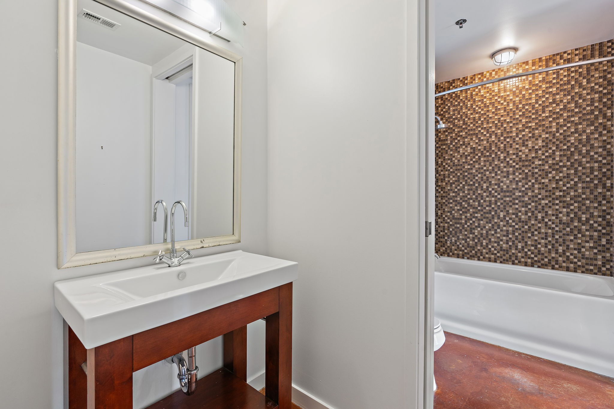 600 12th Ave S Unit: 1708