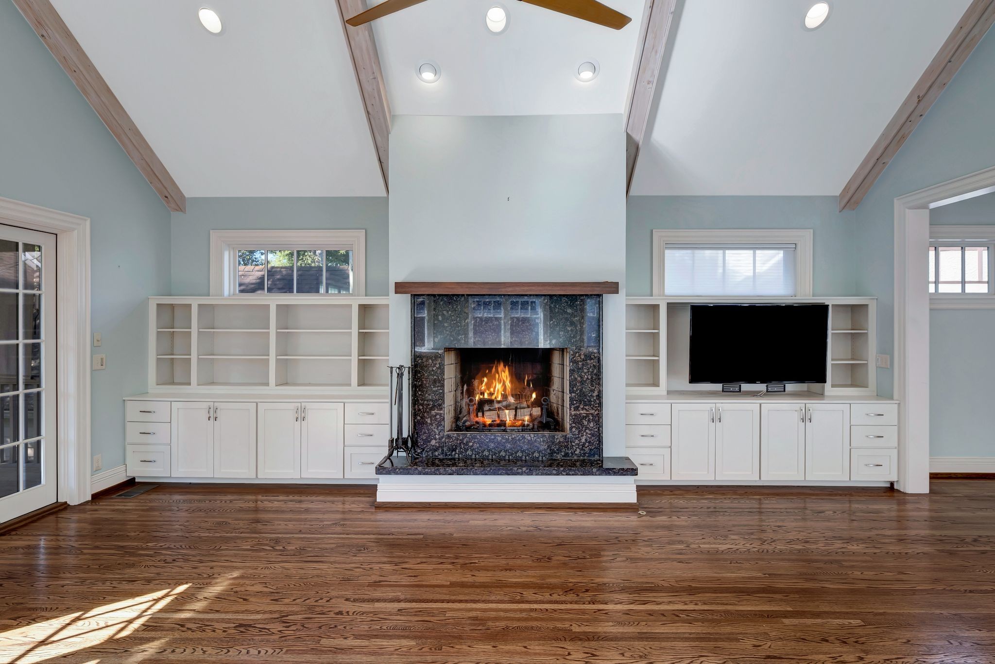 3605 Meadowbrook Ave