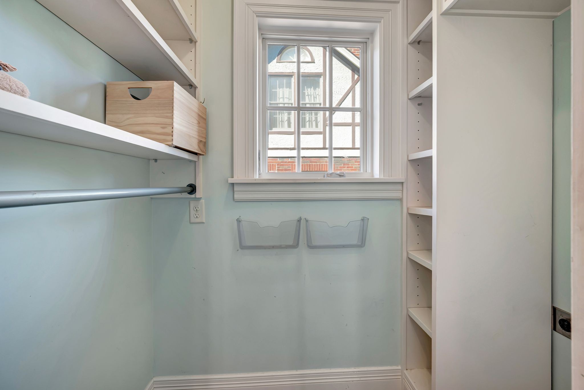 3605 Meadowbrook Ave