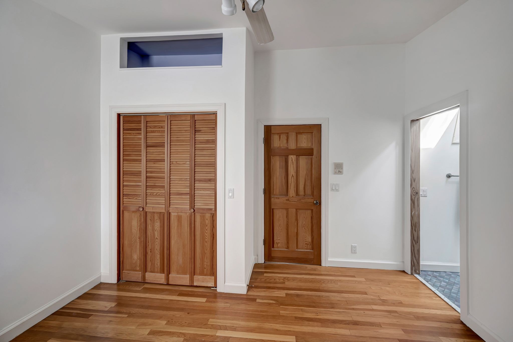 3605 Meadowbrook Ave