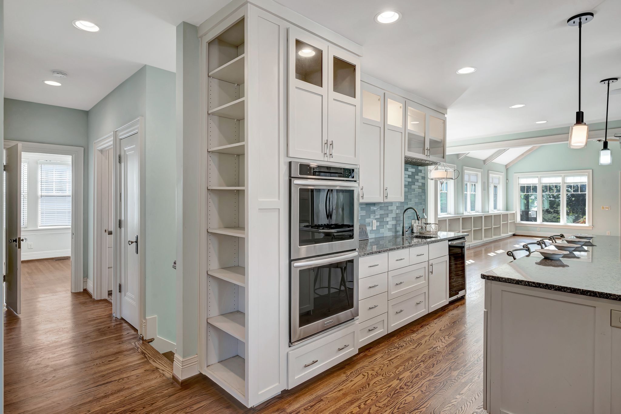 3605 Meadowbrook Ave