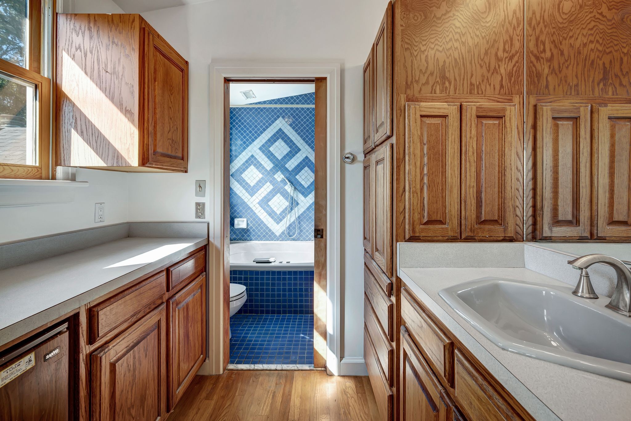 3605 Meadowbrook Ave