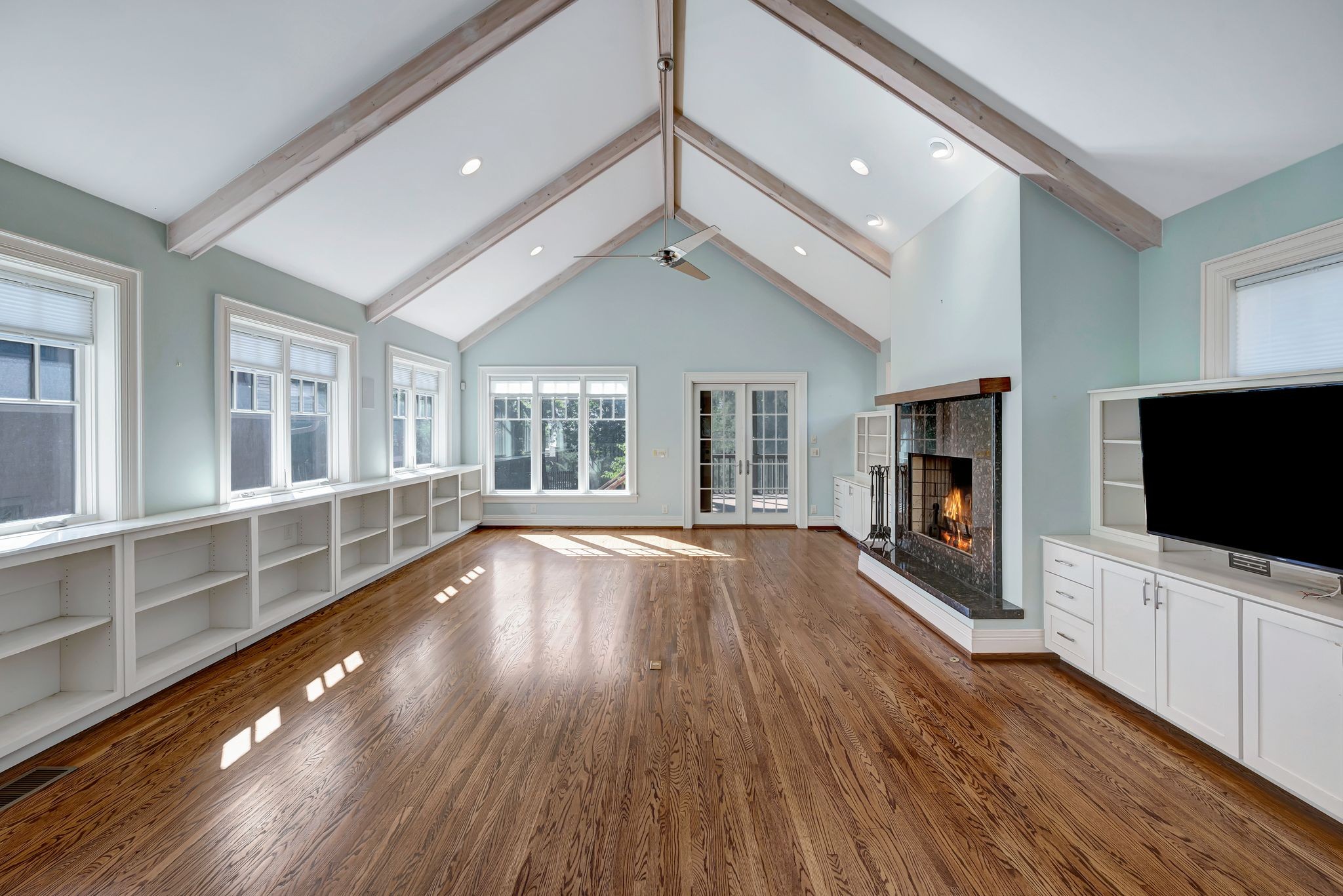 3605 Meadowbrook Ave