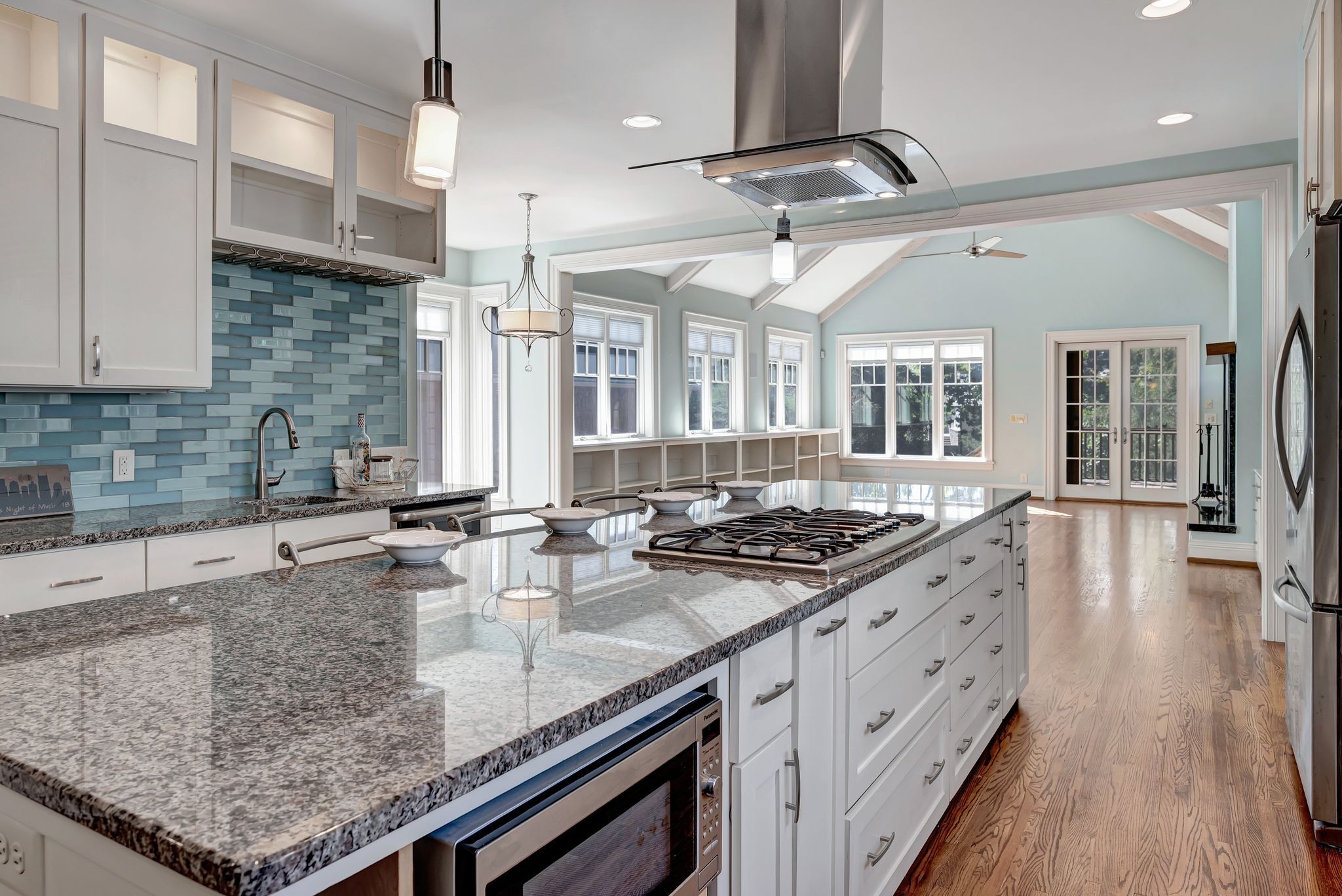 3605 Meadowbrook Ave