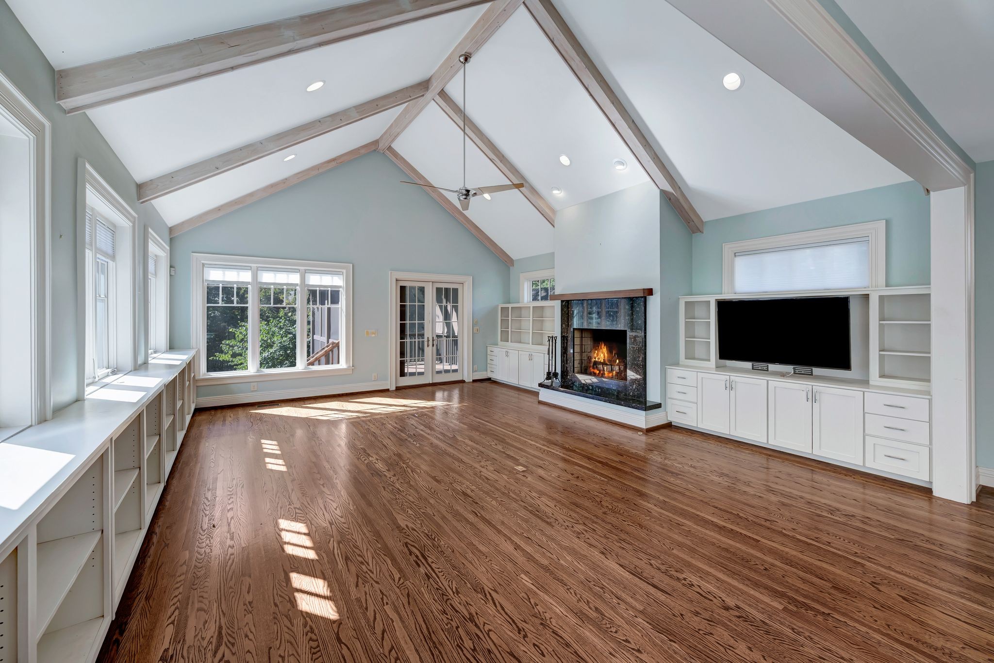 3605 Meadowbrook Ave