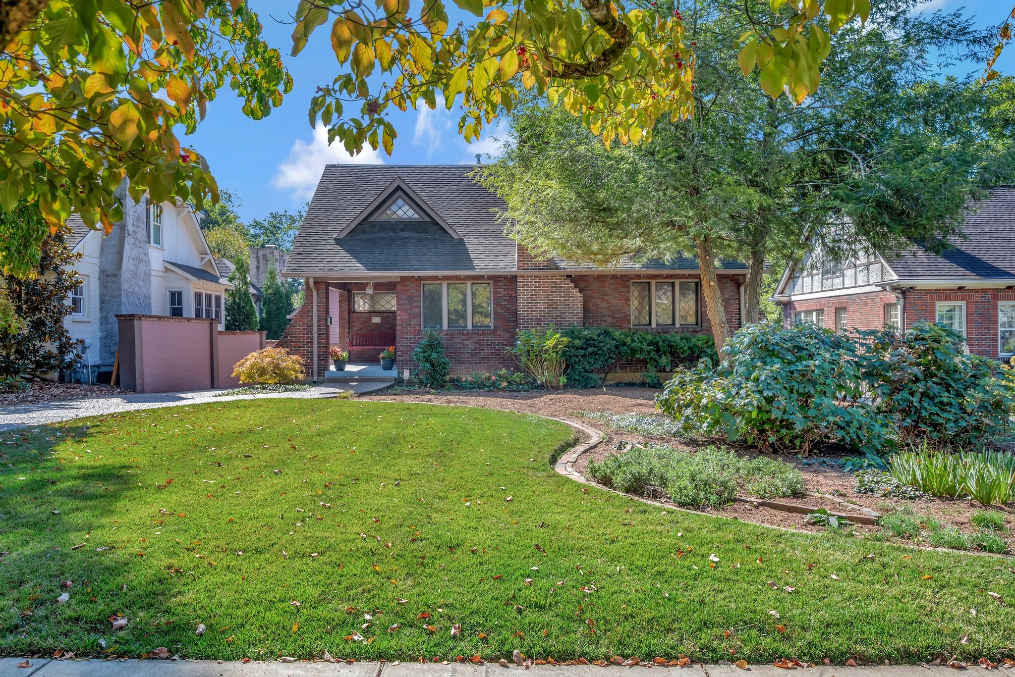 3605 Meadowbrook Ave