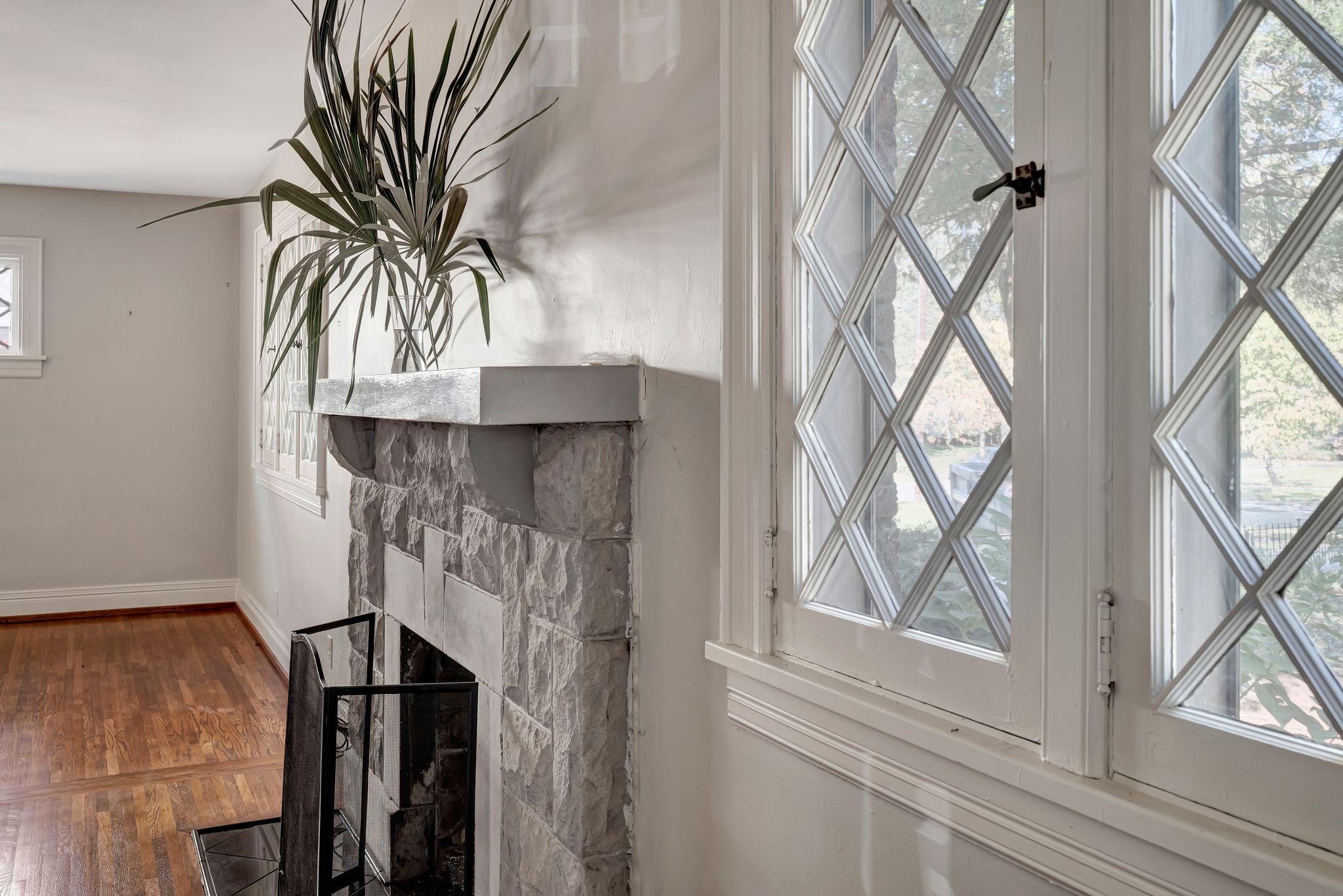 3605 Meadowbrook Ave