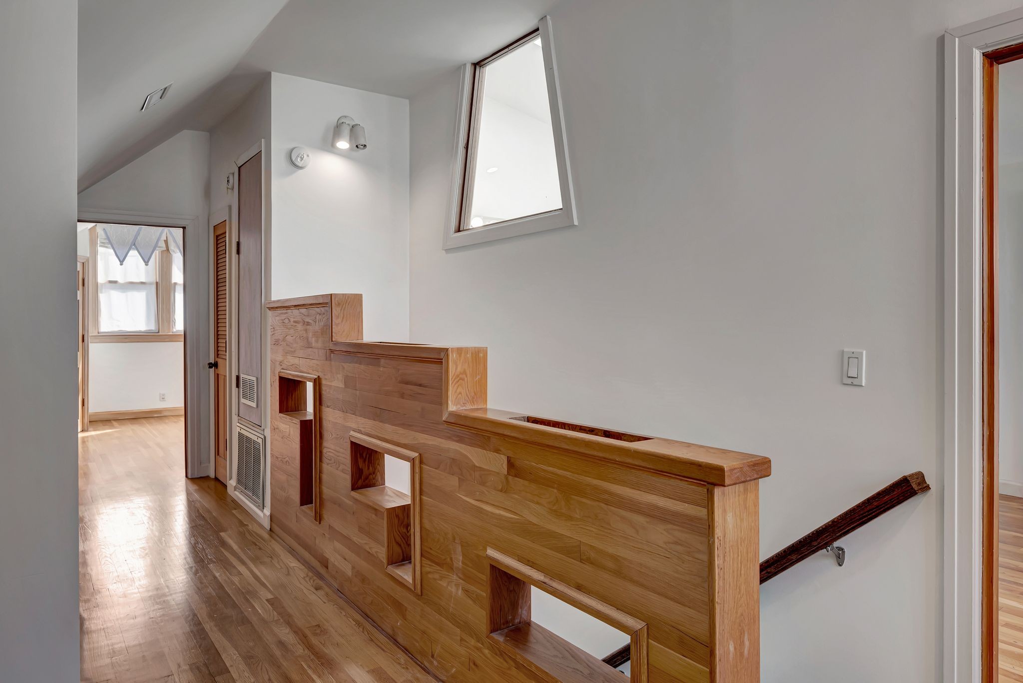 3605 Meadowbrook Ave