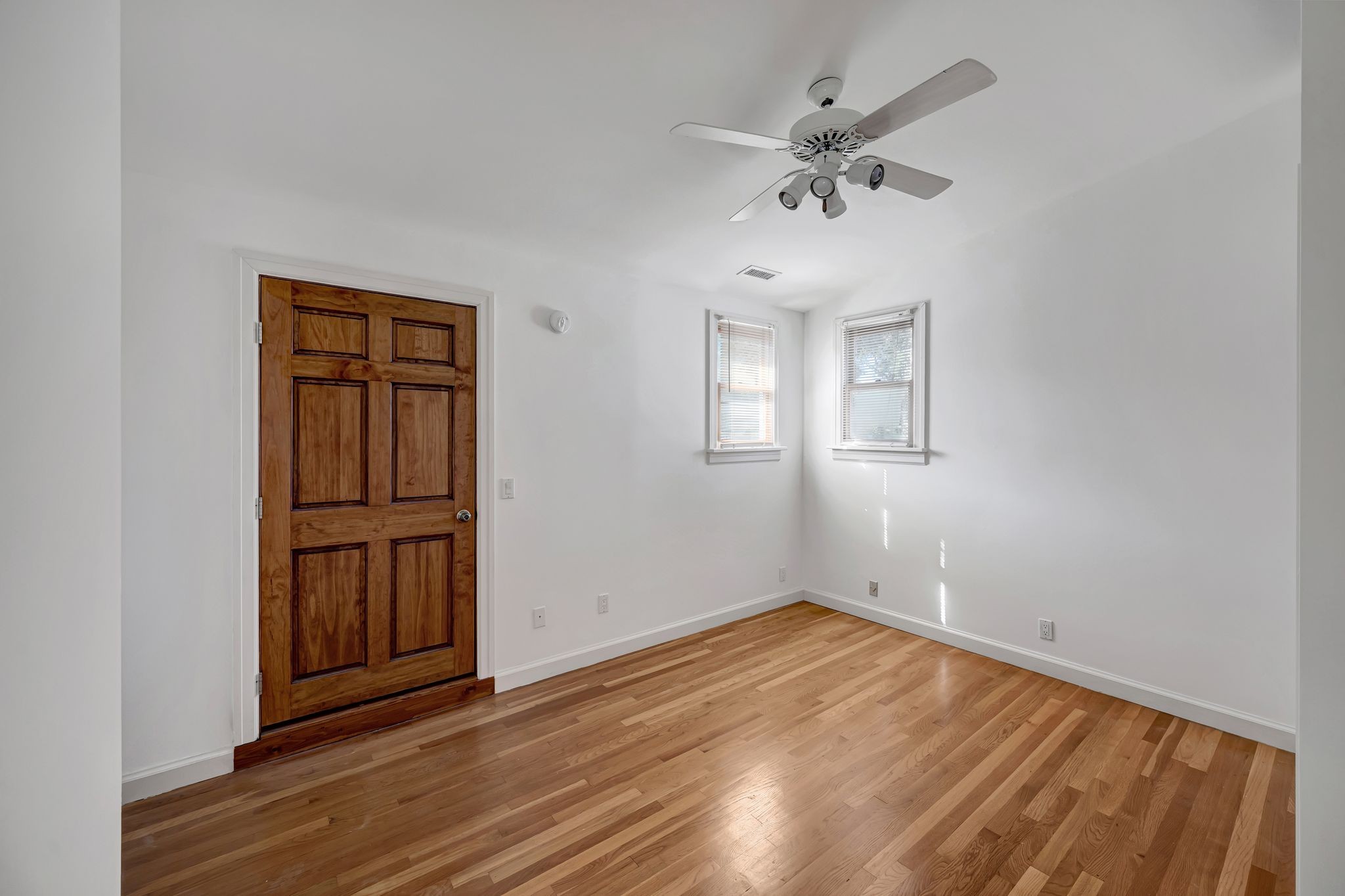 3605 Meadowbrook Ave