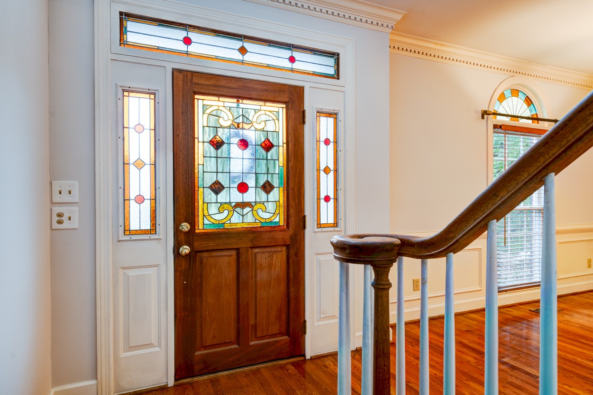 60 Ravenwood Hills Cir