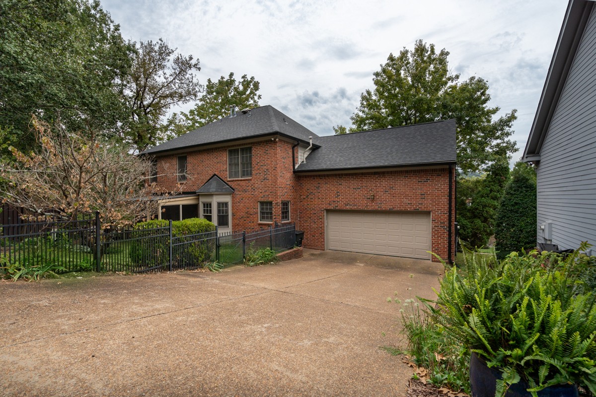 60 Ravenwood Hills Cir