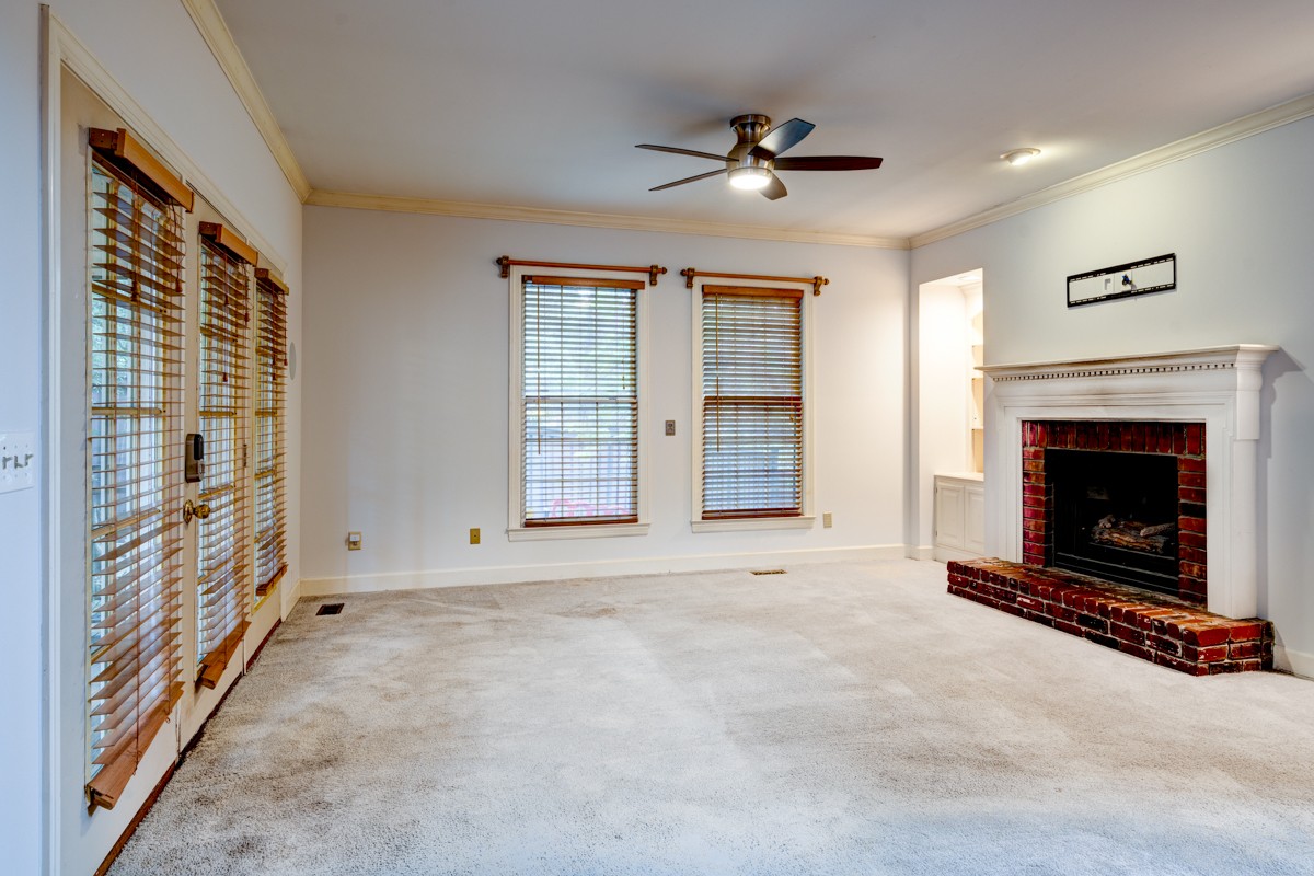 60 Ravenwood Hills Cir