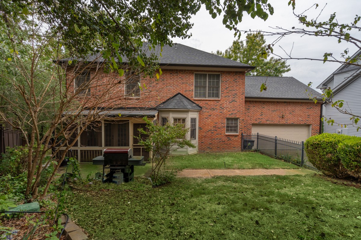 60 Ravenwood Hills Cir