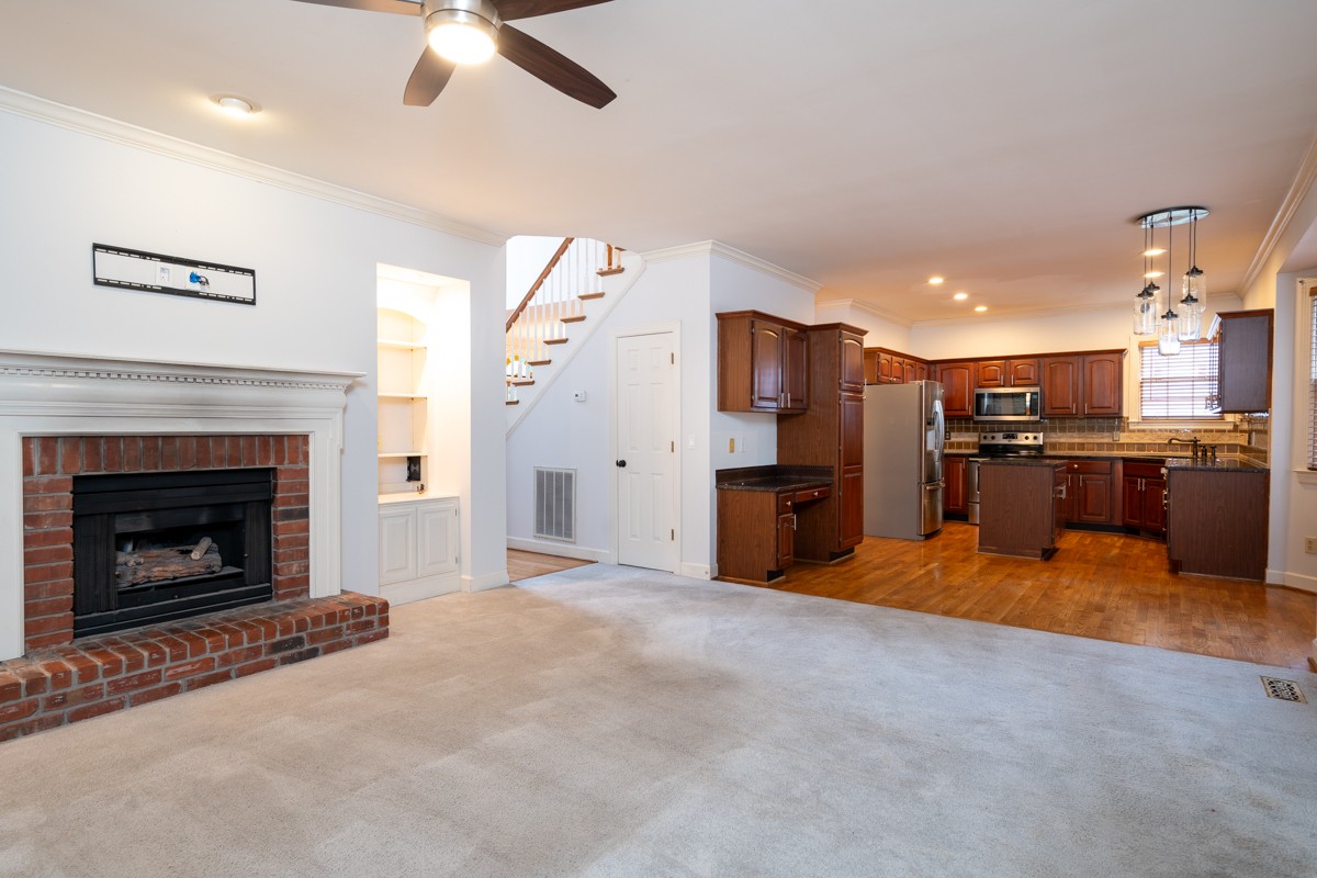 60 Ravenwood Hills Cir