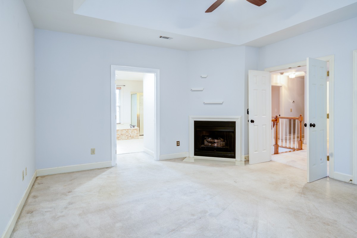 60 Ravenwood Hills Cir