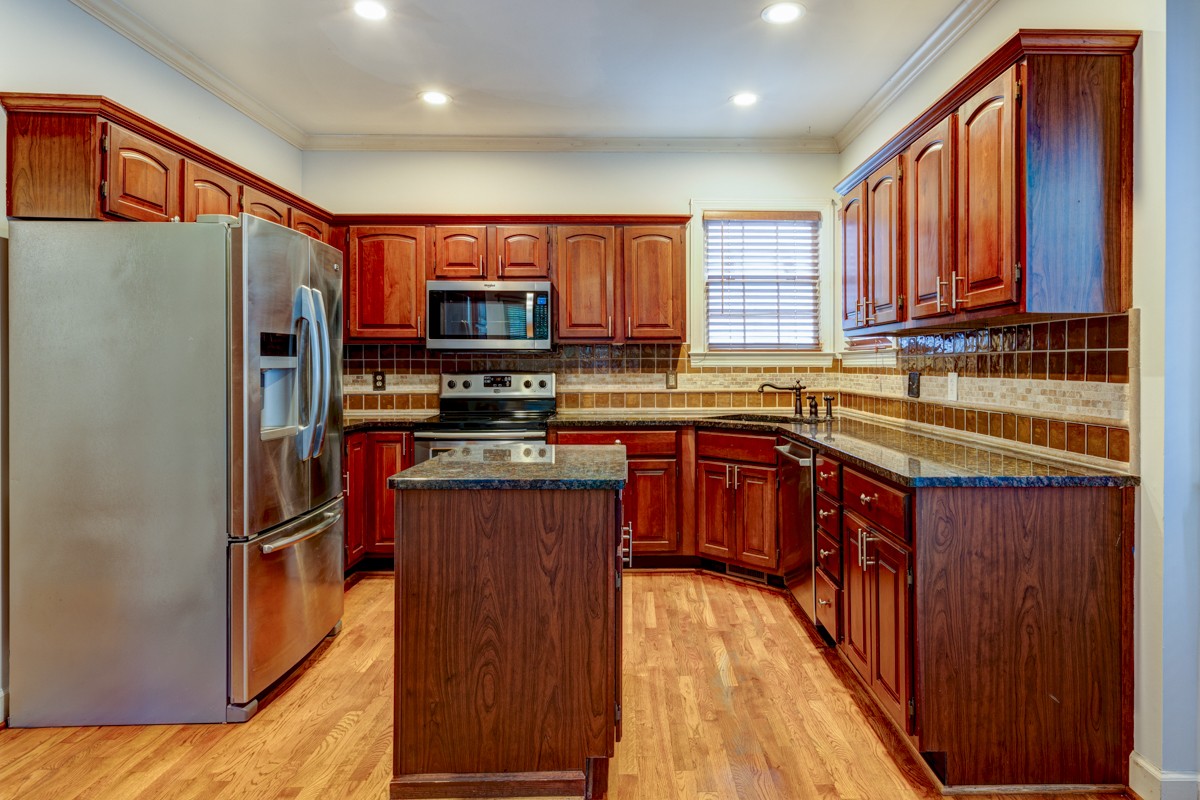 60 Ravenwood Hills Cir