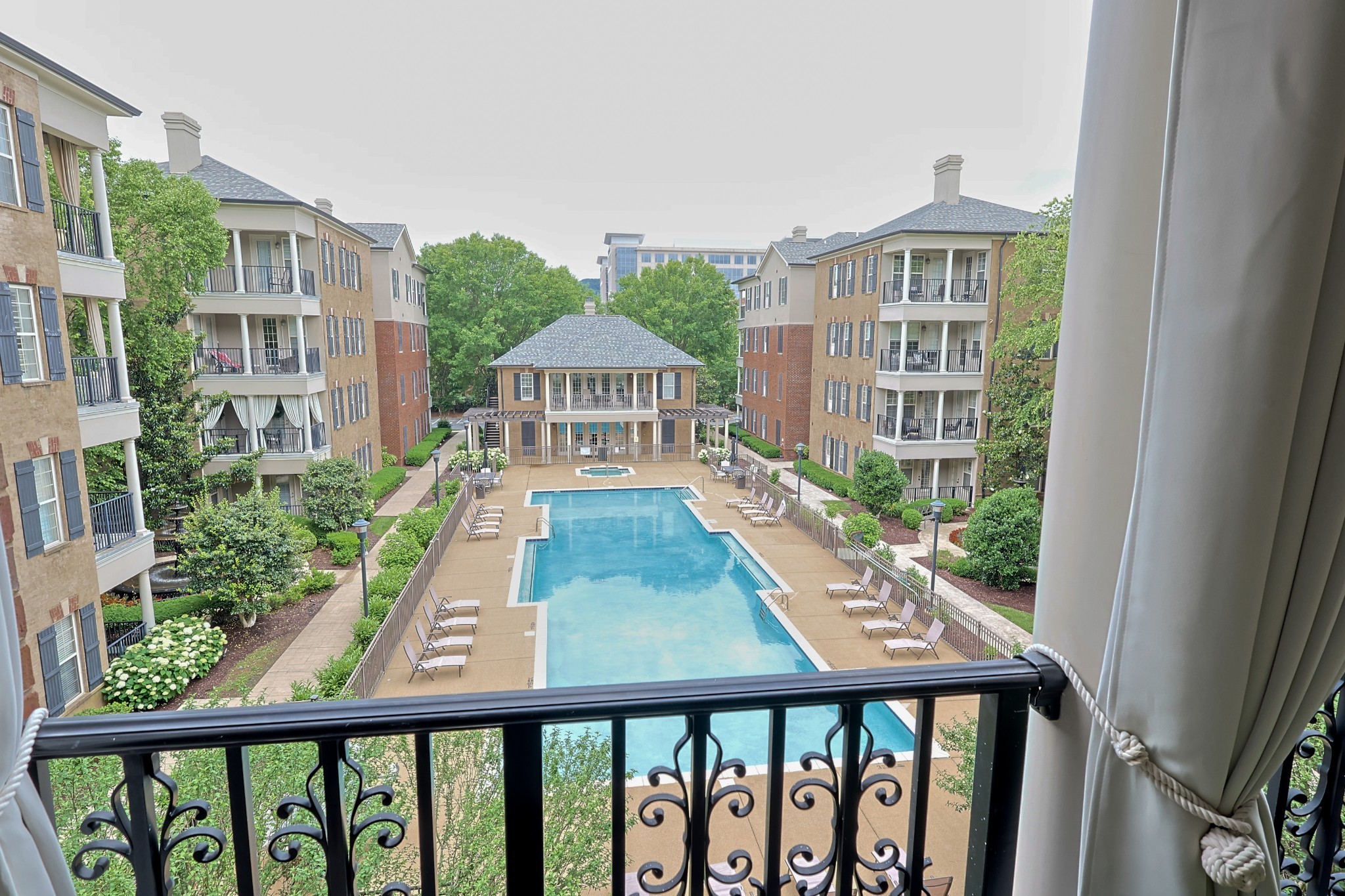 307 Seven Springs Way Unit: 304