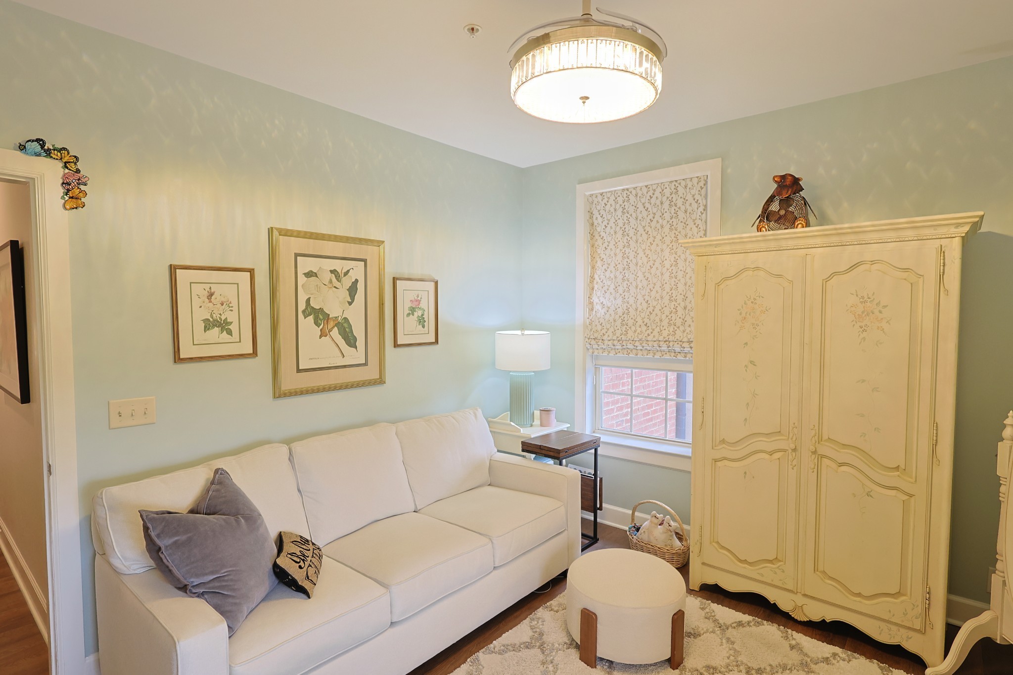 307 Seven Springs Way Unit: 304