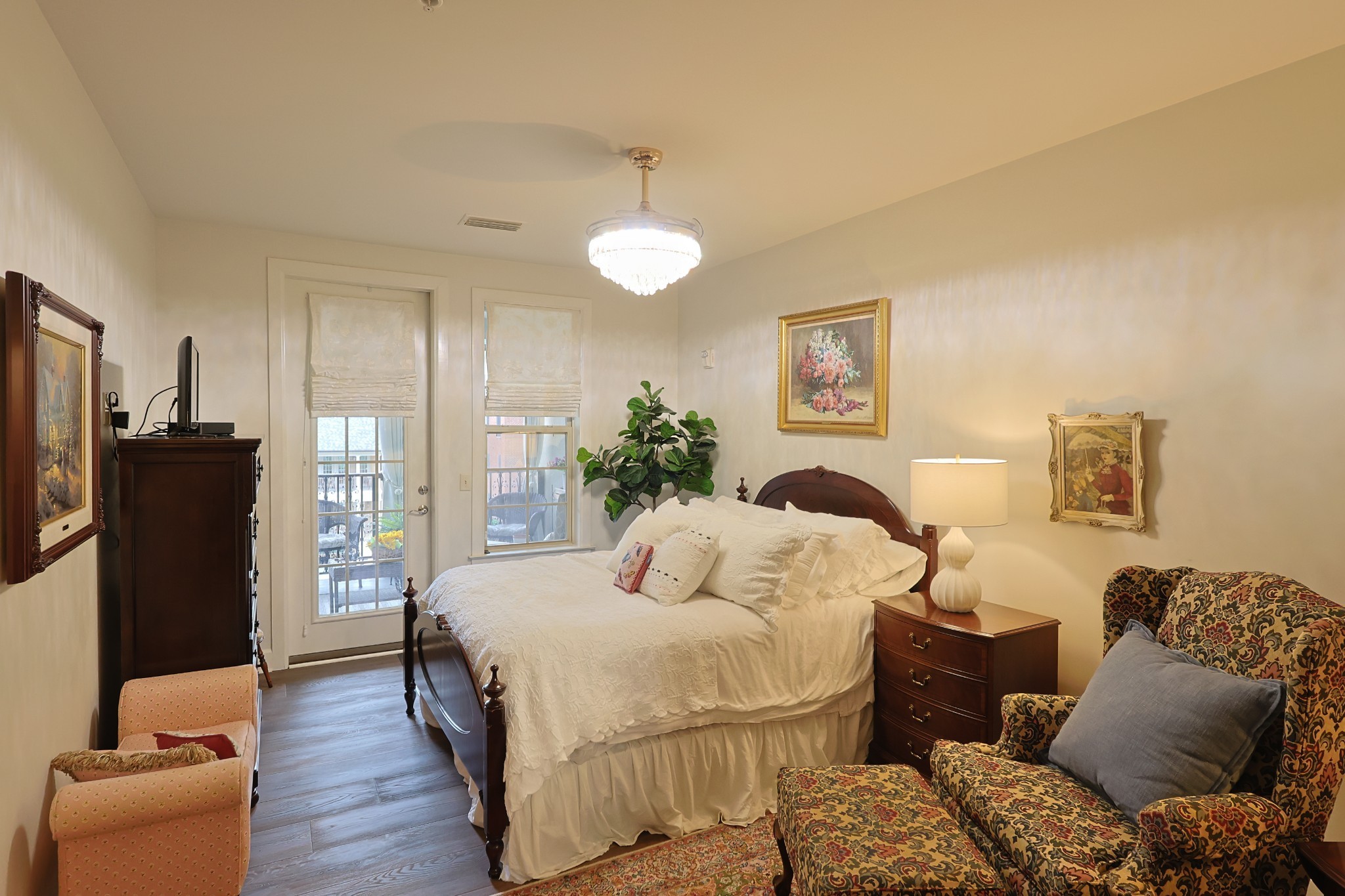 307 Seven Springs Way Unit: 304