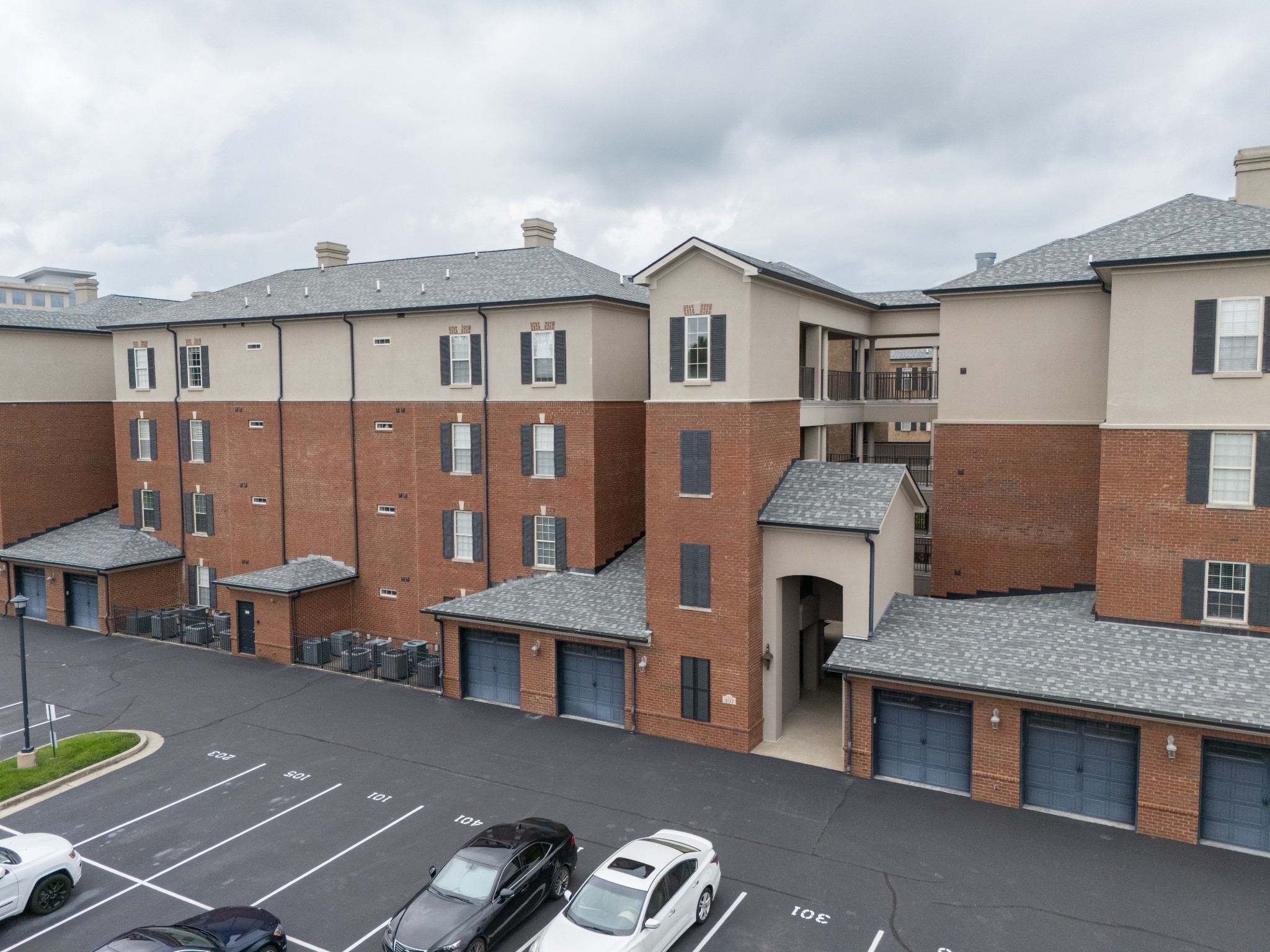 307 Seven Springs Way Unit: 304