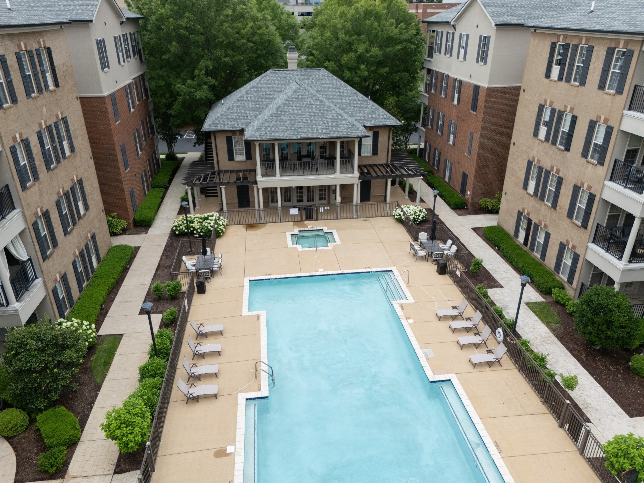 307 Seven Springs Way Unit: 304