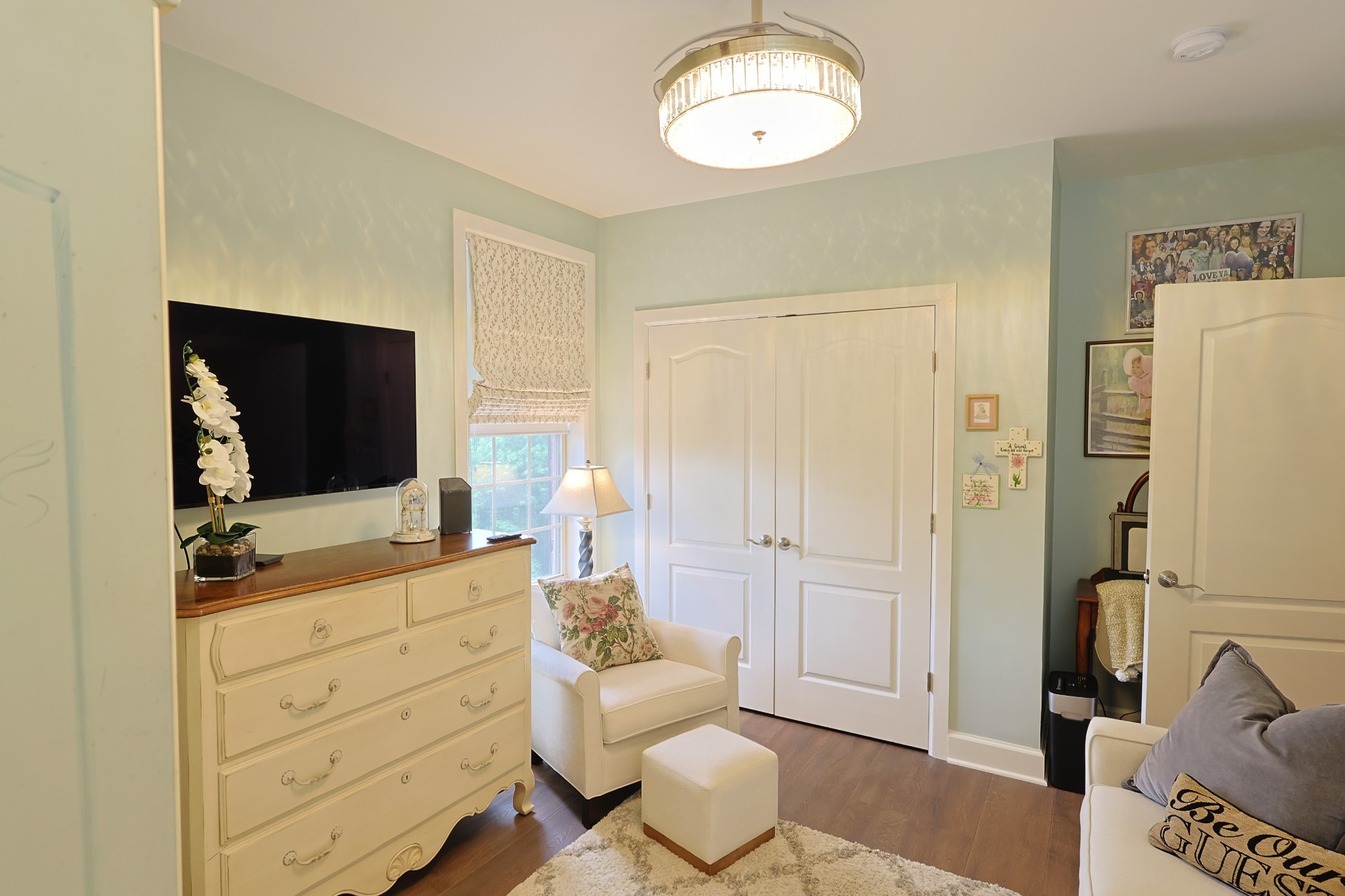 307 Seven Springs Way Unit: 304