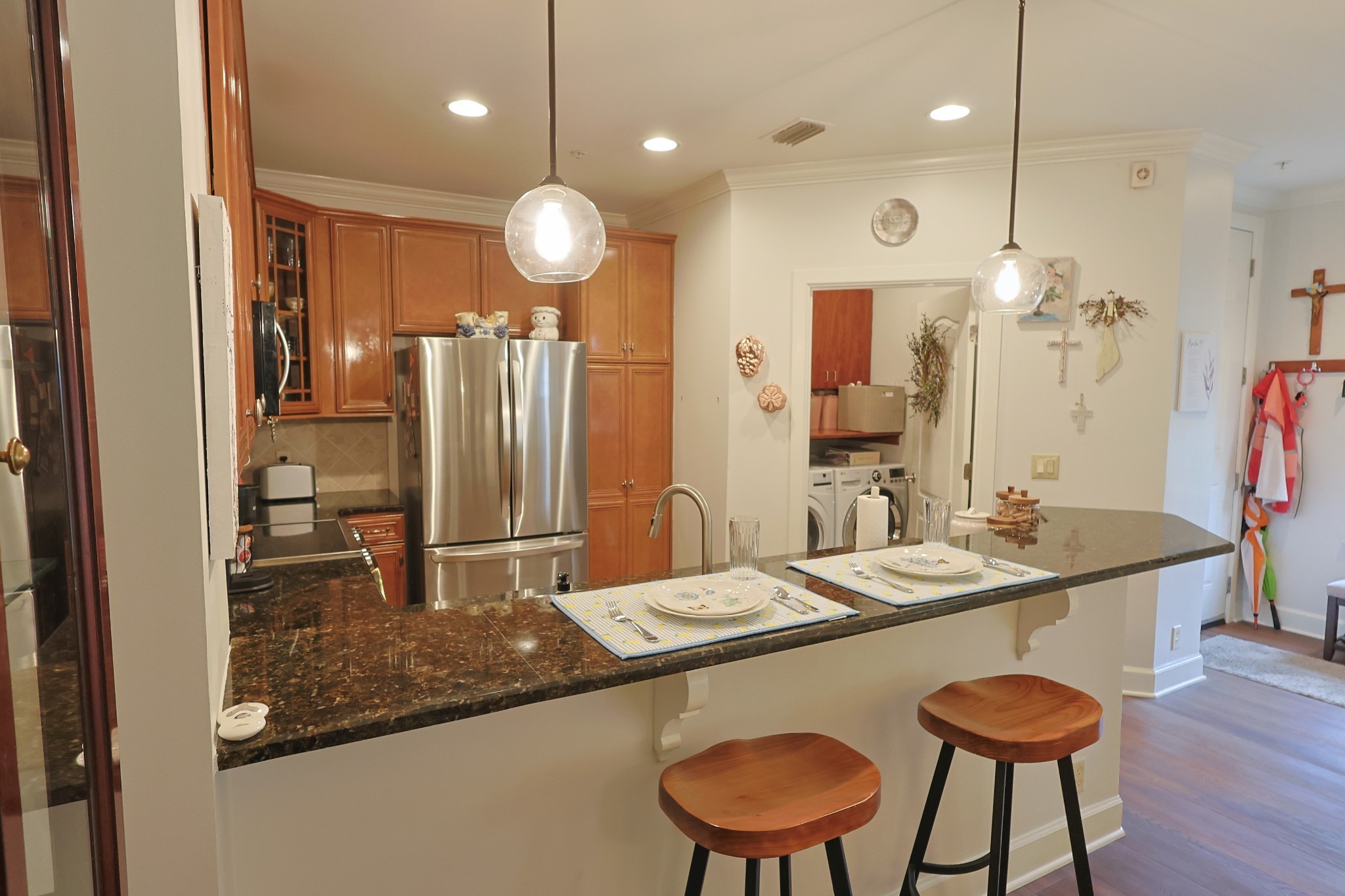 307 Seven Springs Way Unit: 304