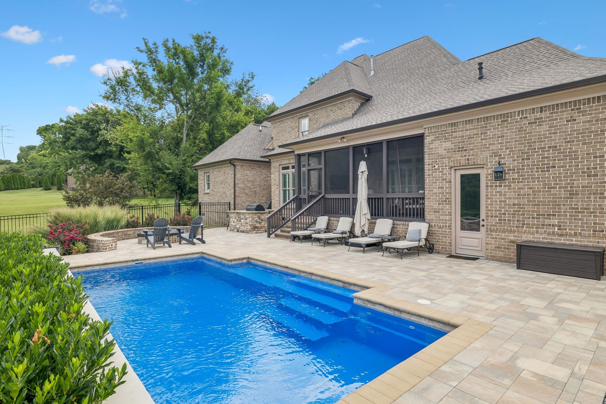 2433 Durham Manor Dr