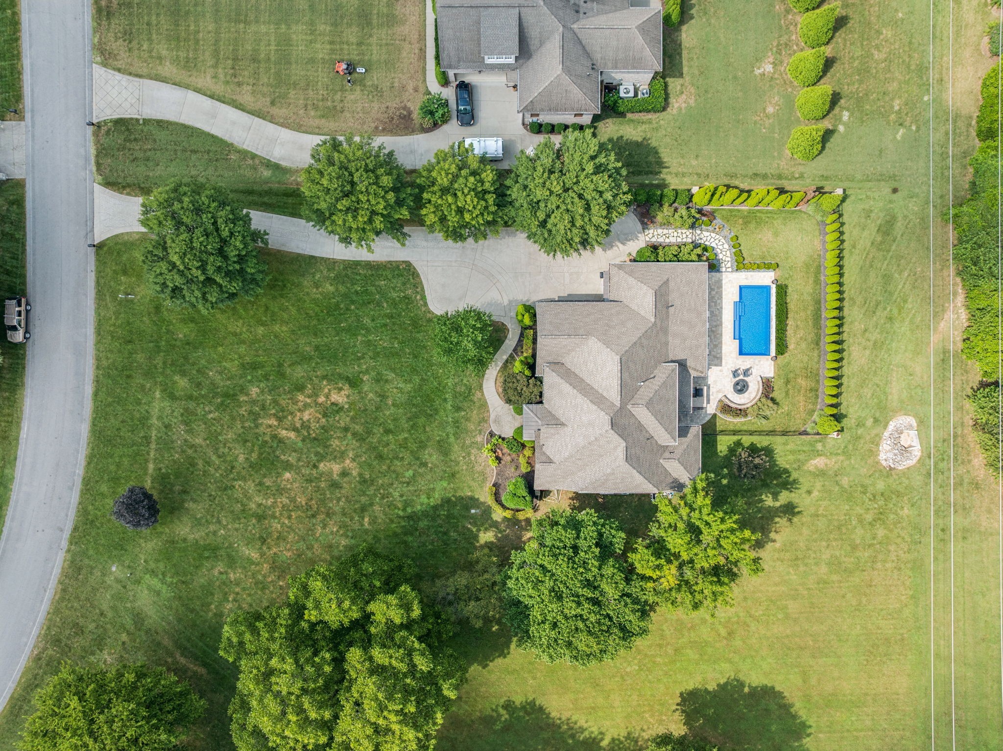 2433 Durham Manor Dr