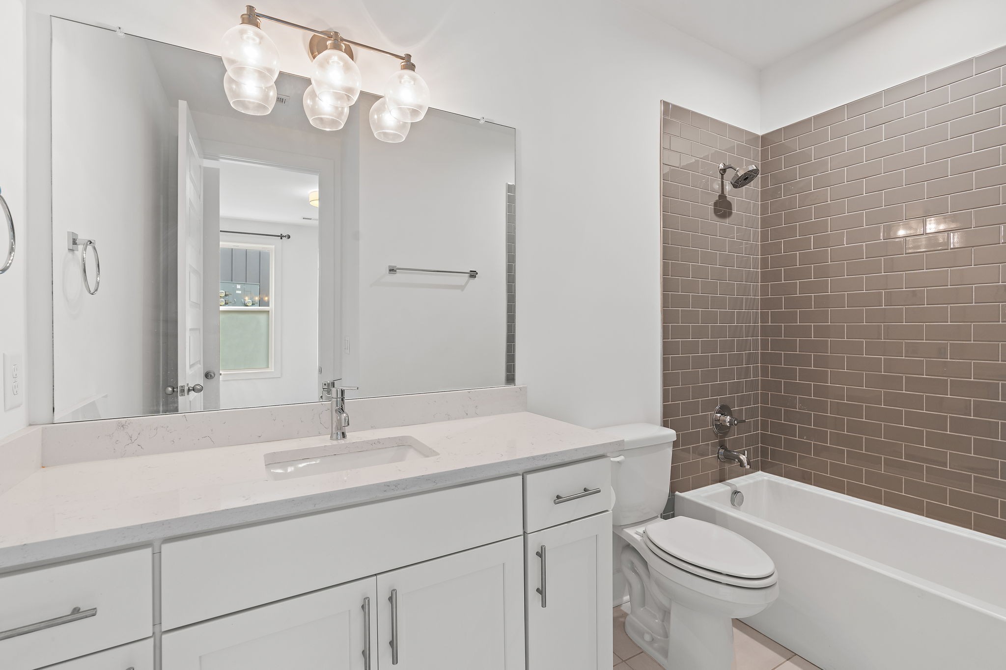 700 James Ave Unit: 33