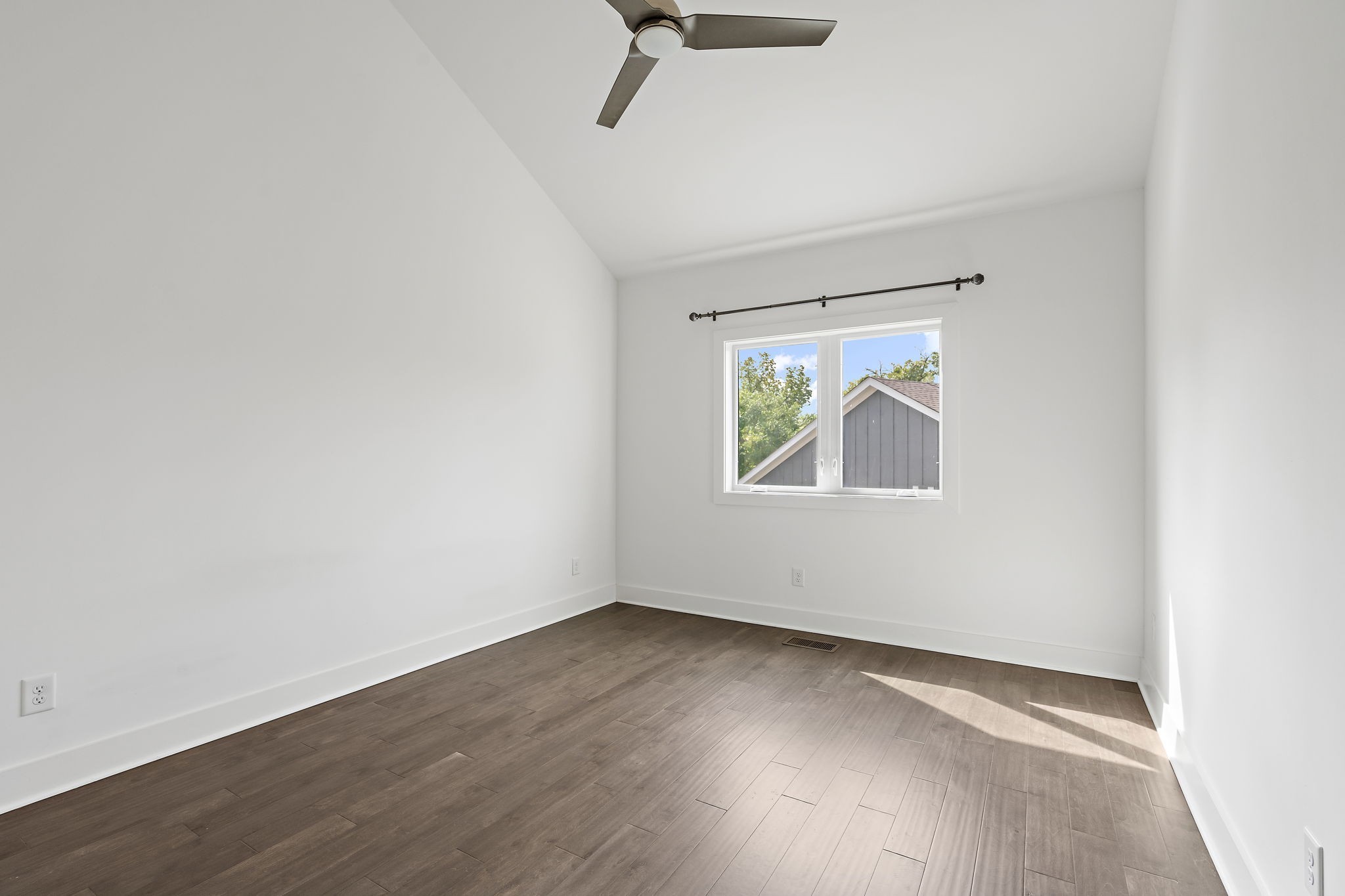 700 James Ave Unit: 33