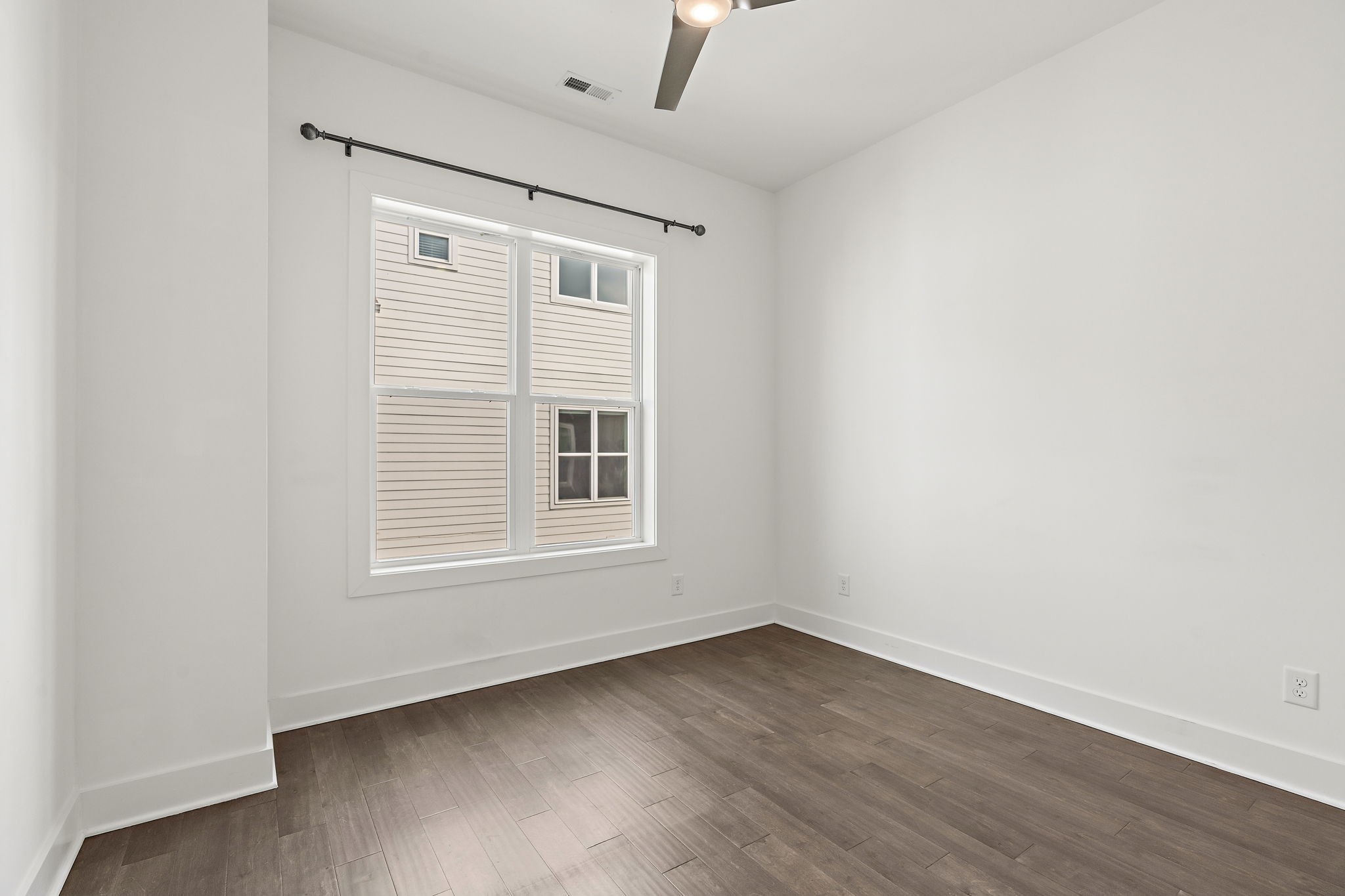 700 James Ave Unit: 33