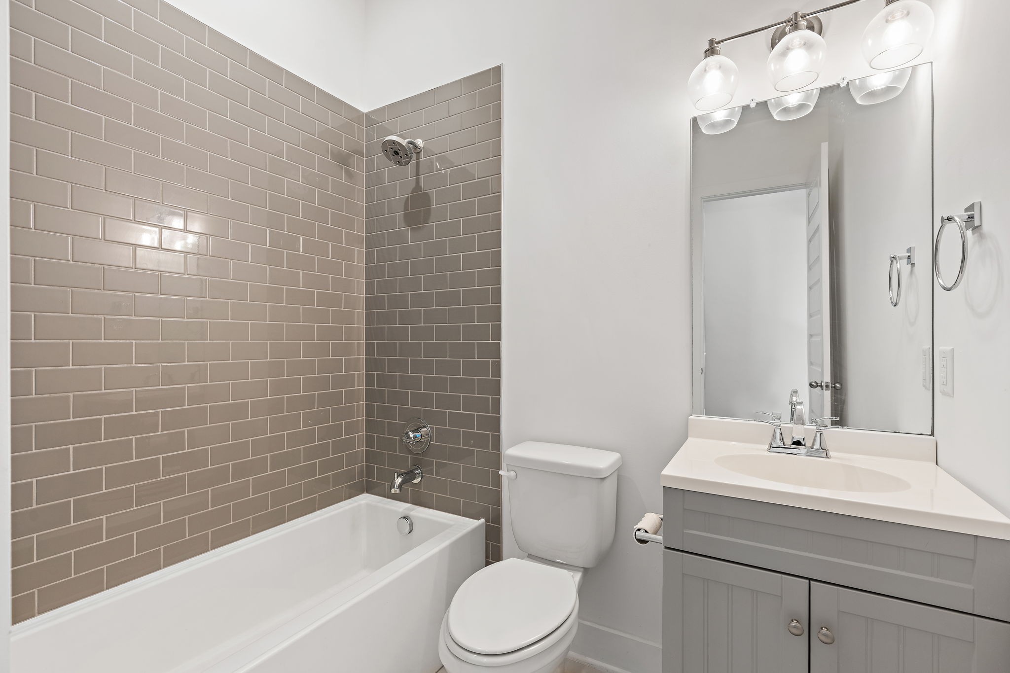 700 James Ave Unit: 33