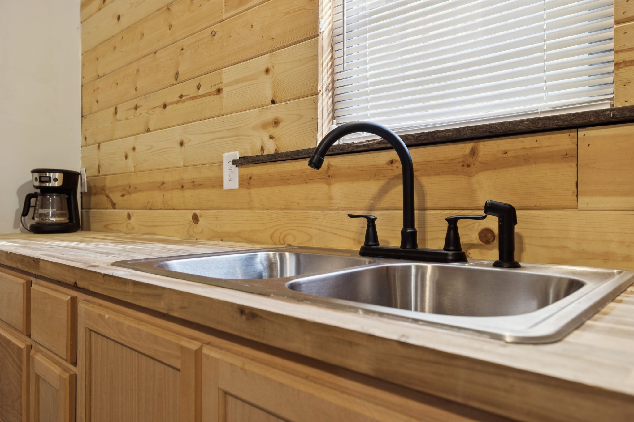 1399 Roberts Creek Rd