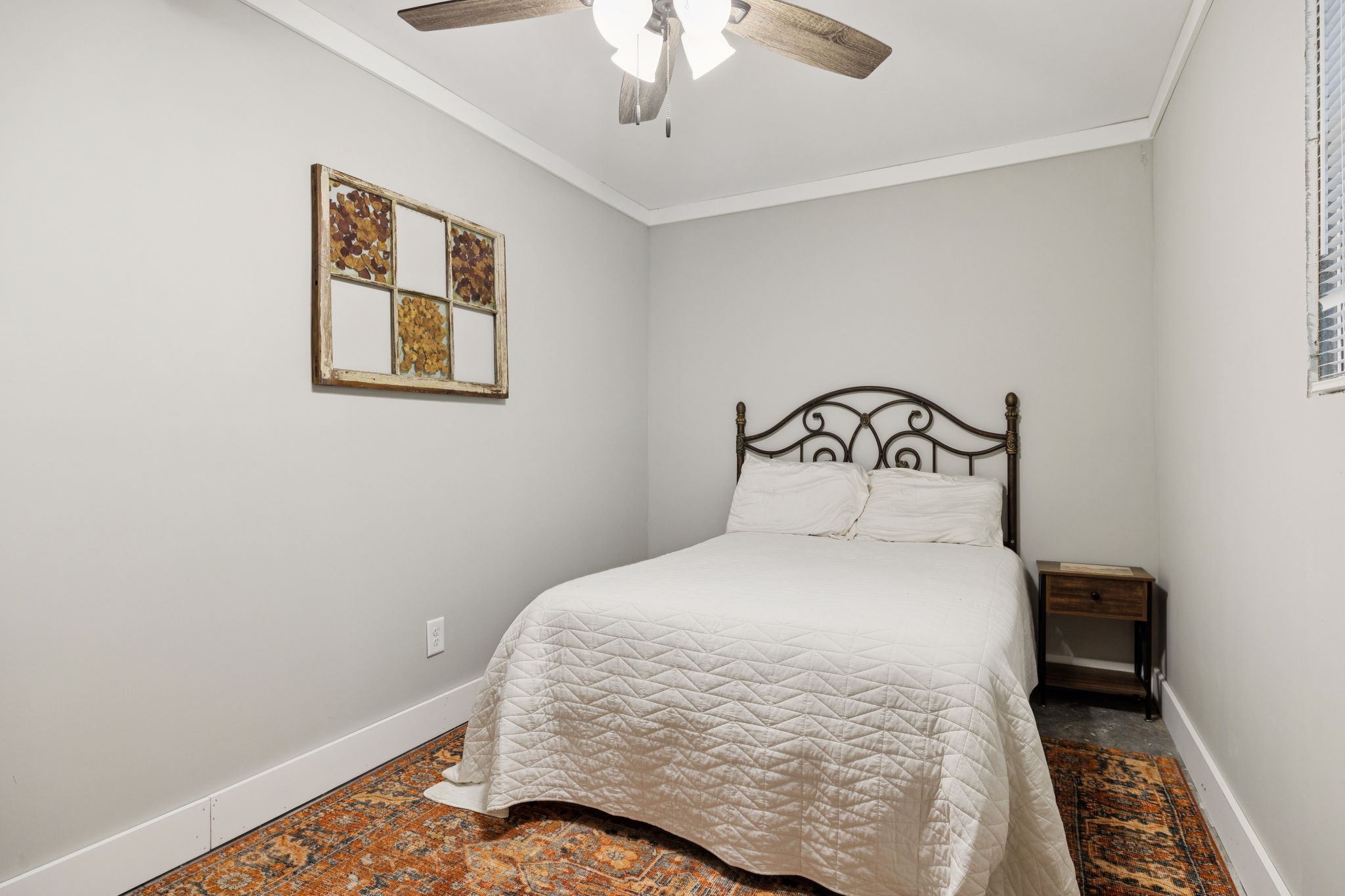 1399 Roberts Creek Rd